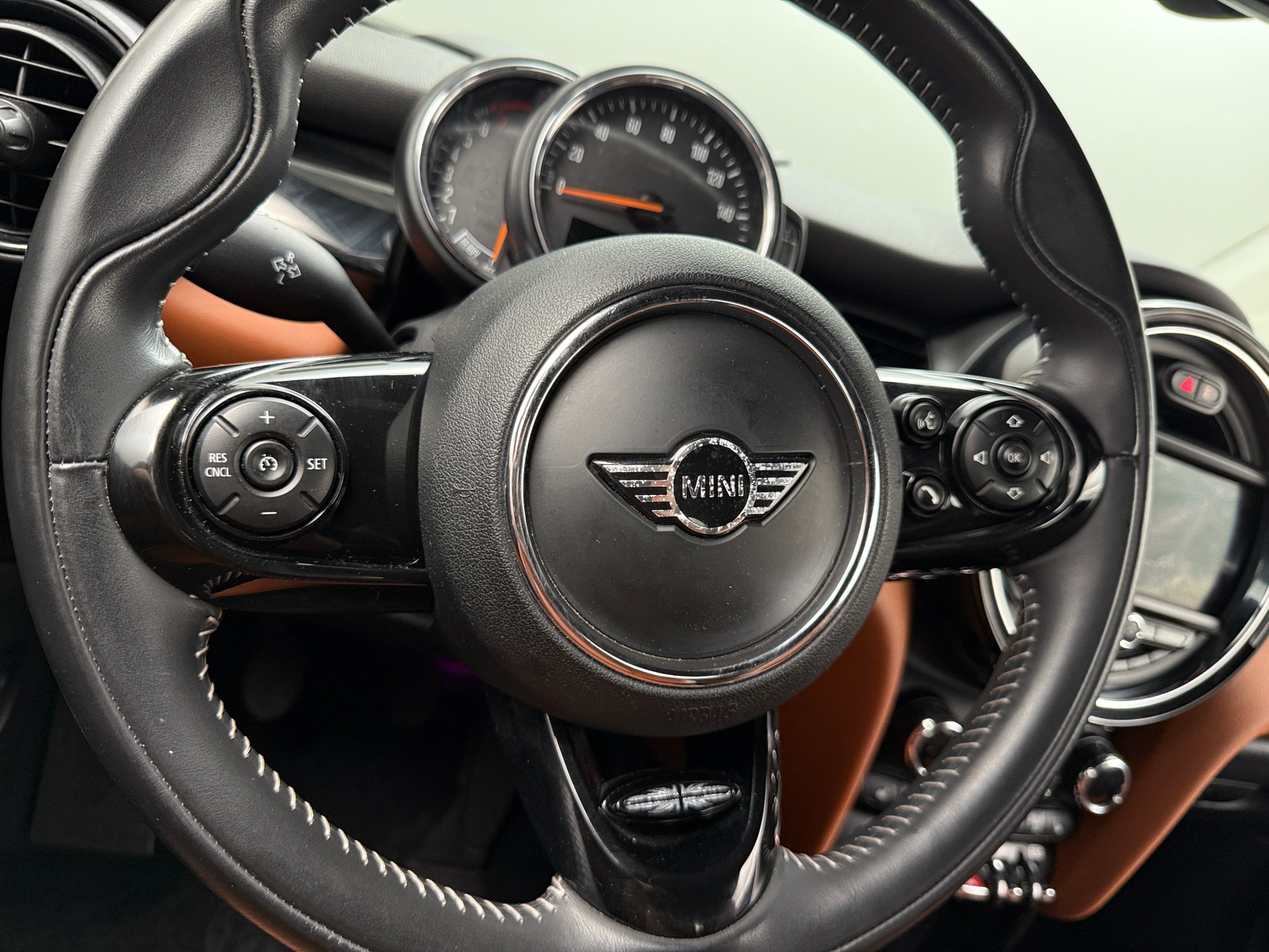 Thumbnail: 2019 MINI Cooper Convertible - 4