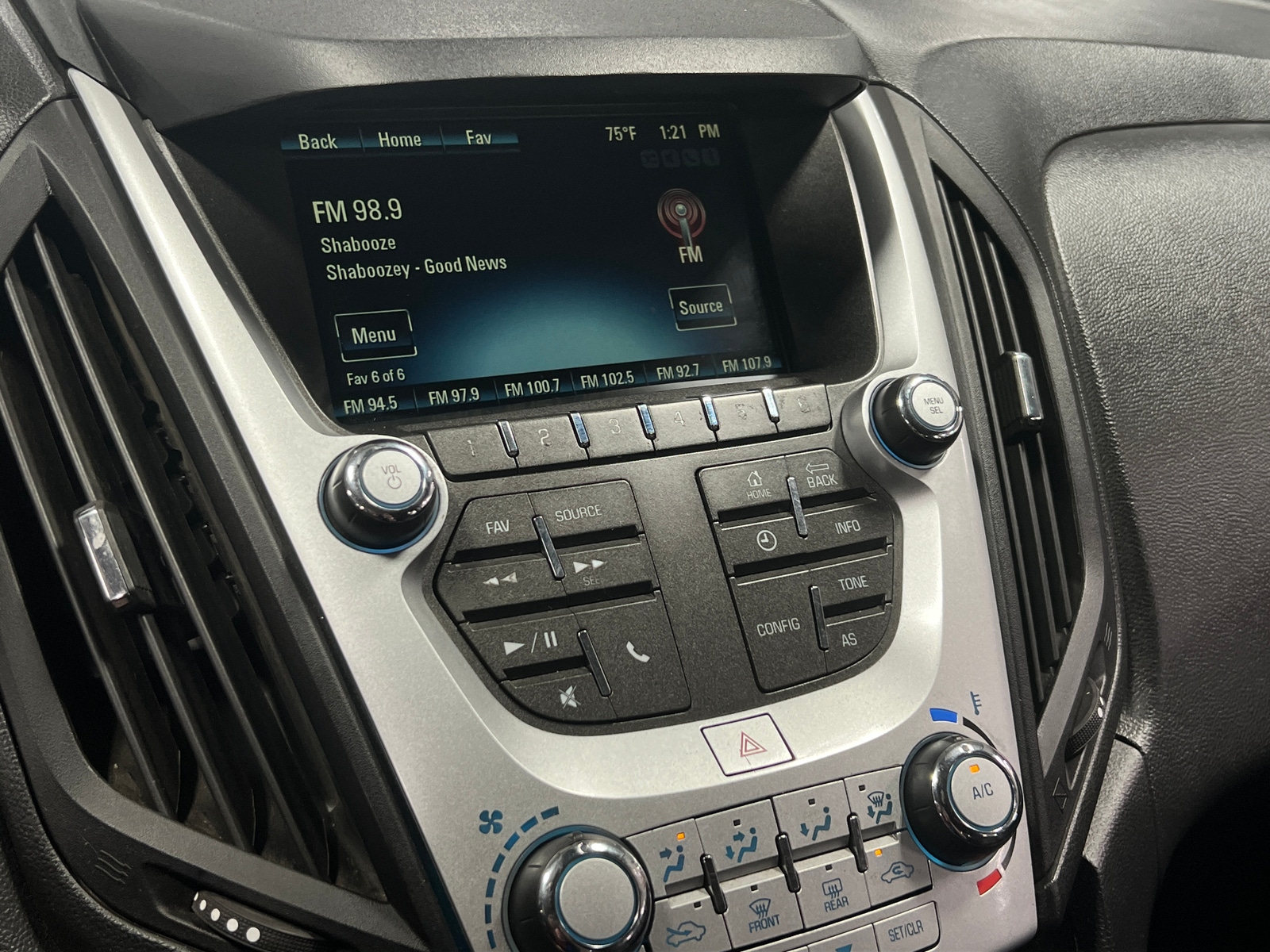 Thumbnail: 2017 Chevrolet Equinox - 4