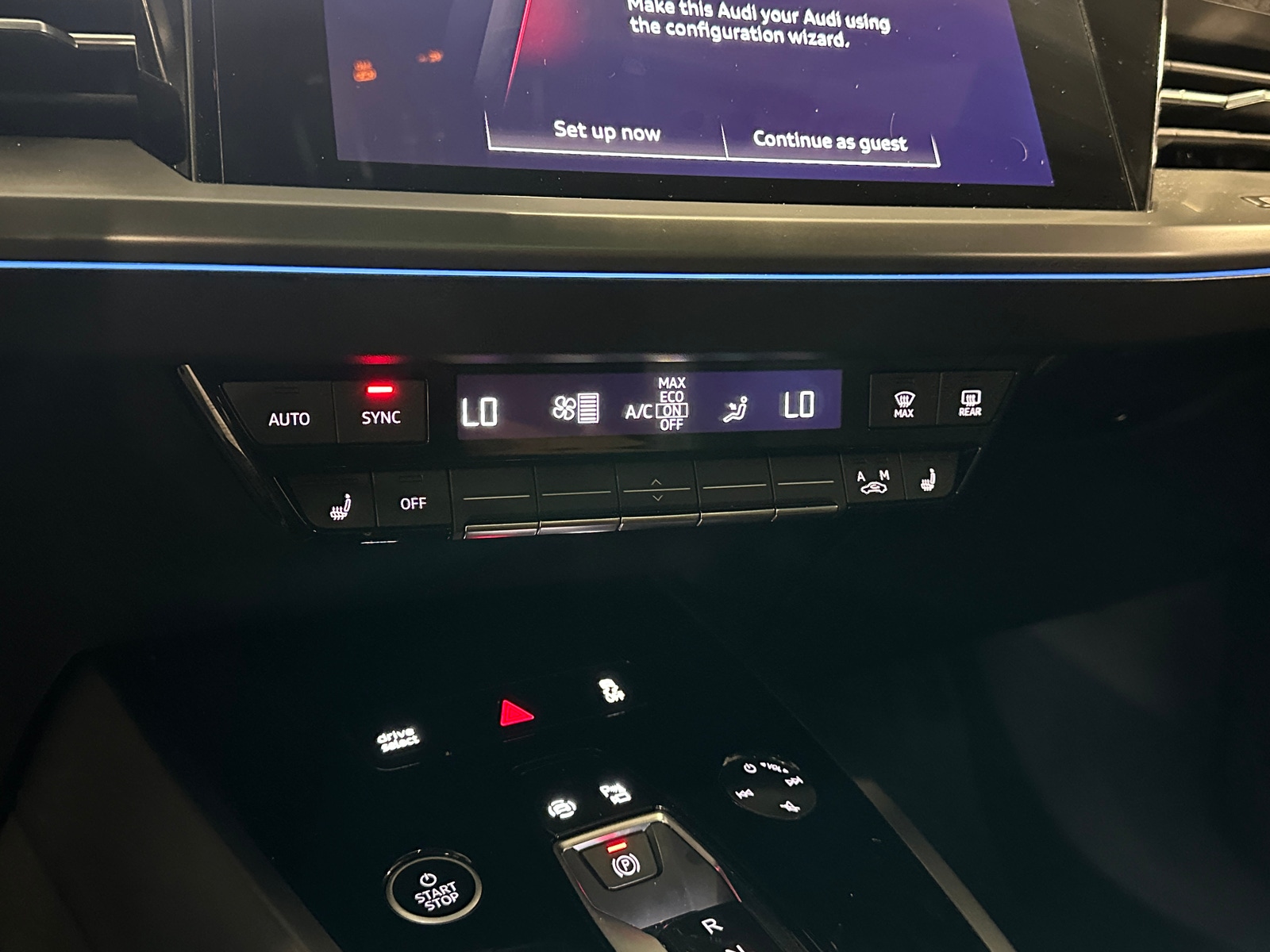 Thumbnail: 2022 Audi Q4 e-tron - 3