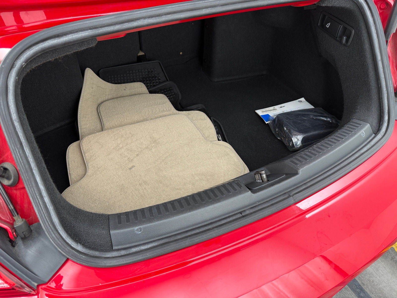 Thumbnail: 2017 Volkswagen Beetle - 7