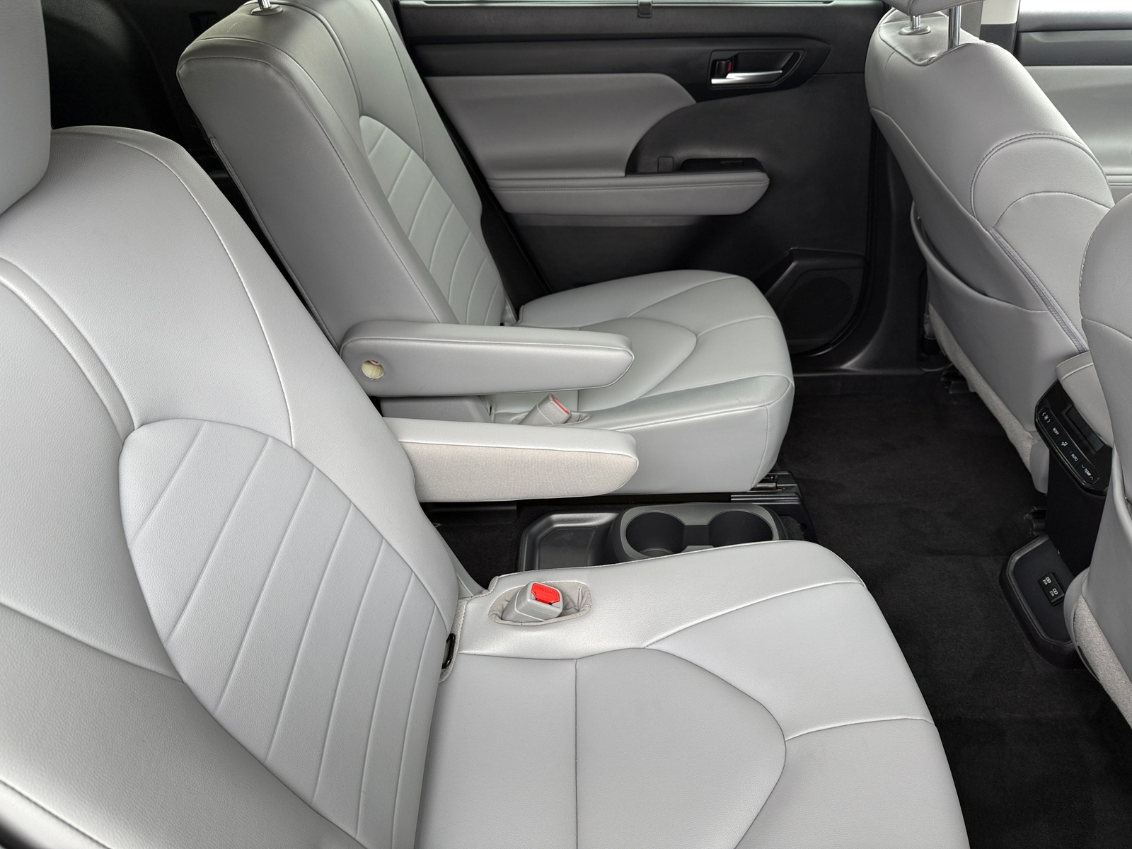 Thumbnail: 2021 Toyota Highlander - 5