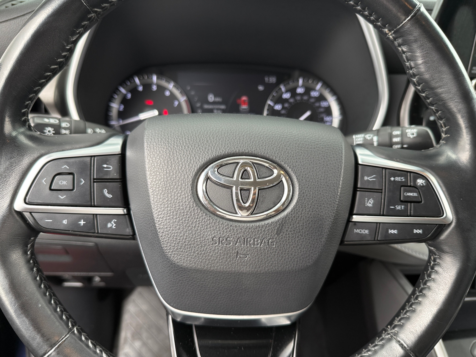 Thumbnail: 2021 Toyota Highlander - 4
