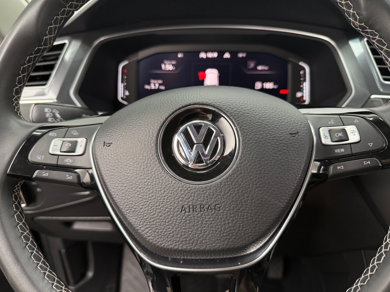 Thumbnail: 2021 Volkswagen Tiguan - 4