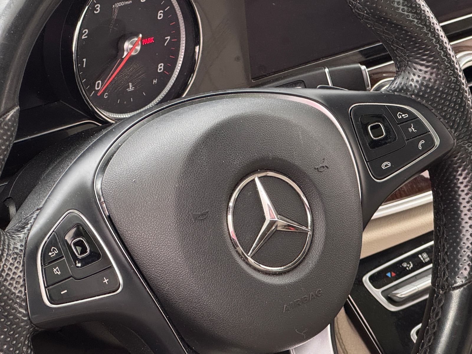 Thumbnail: 2017 Mercedes-Benz E-Class - 4