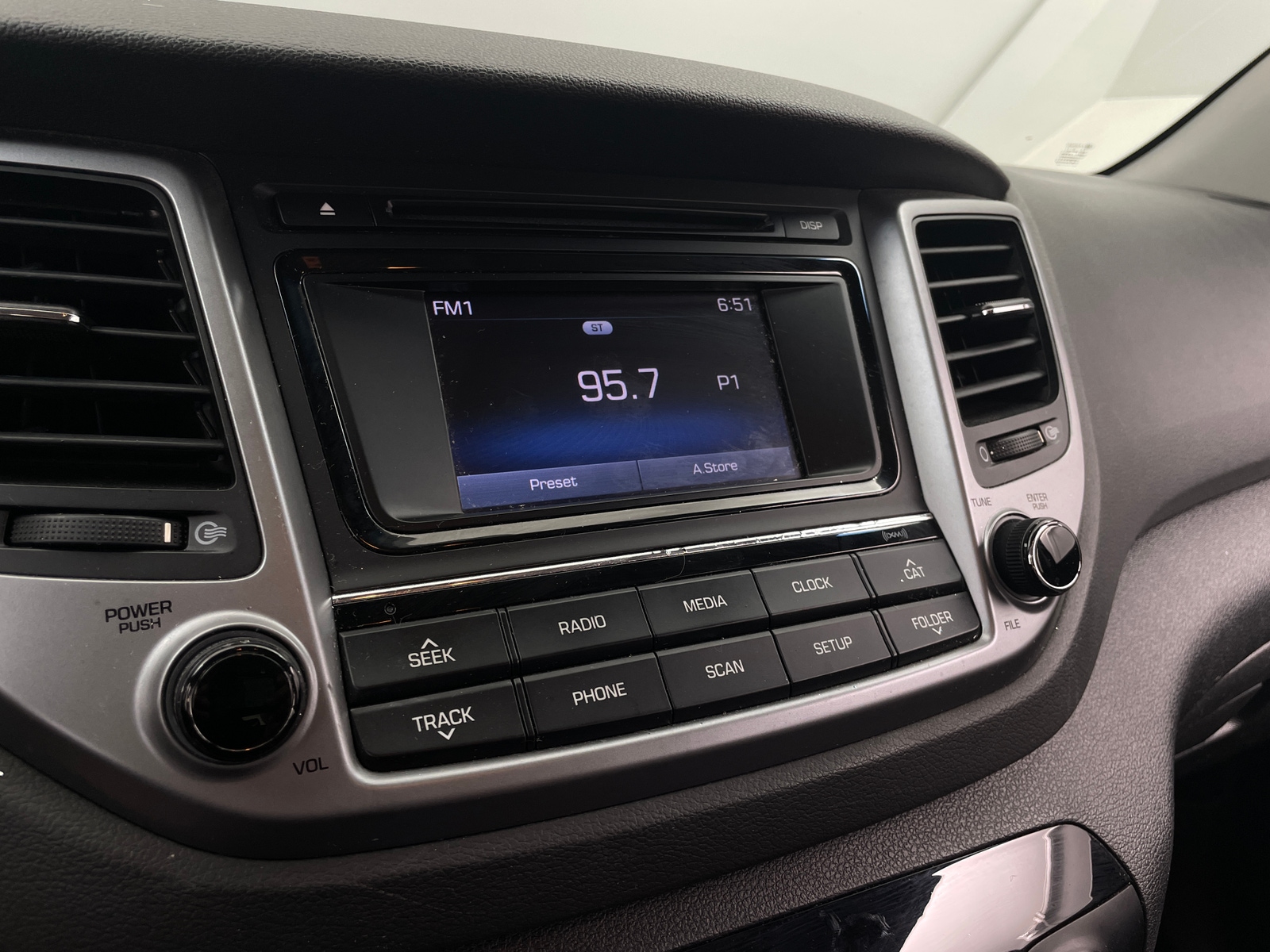Thumbnail: 2017 Hyundai Tucson - 4