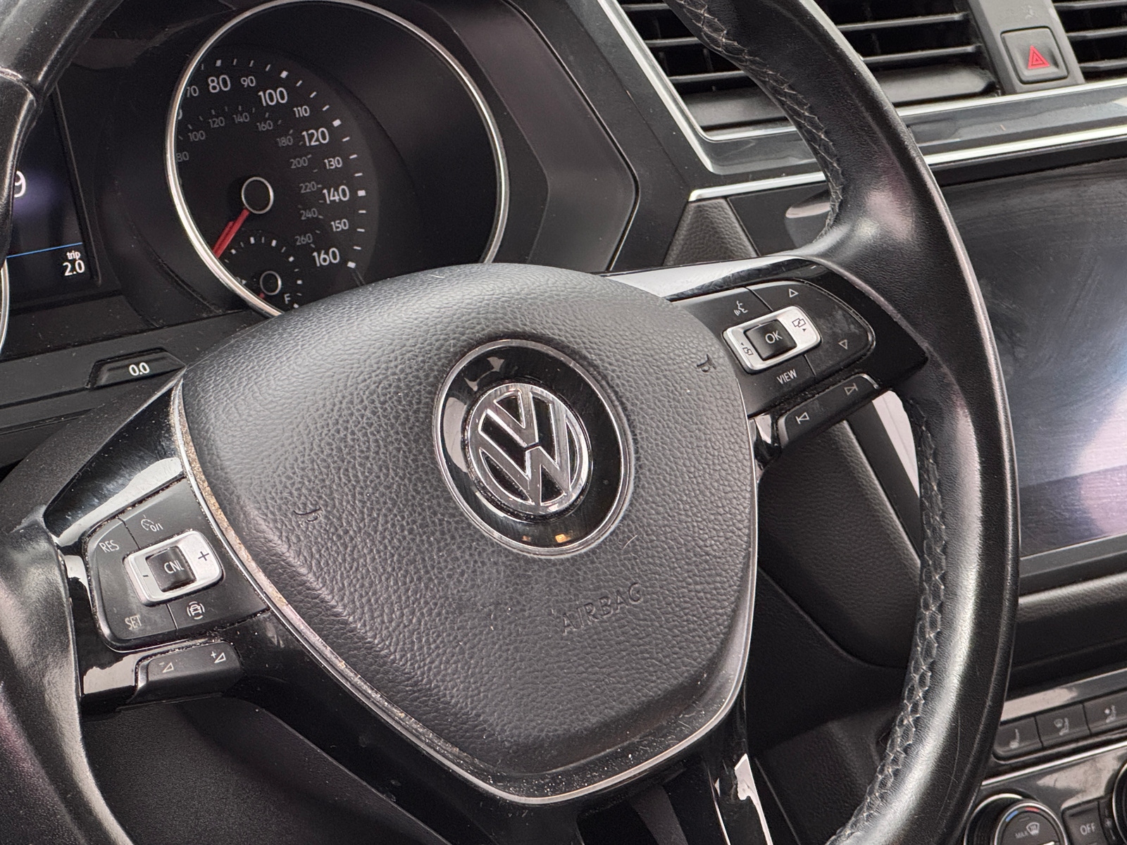 Thumbnail: 2019 Volkswagen Tiguan - 4