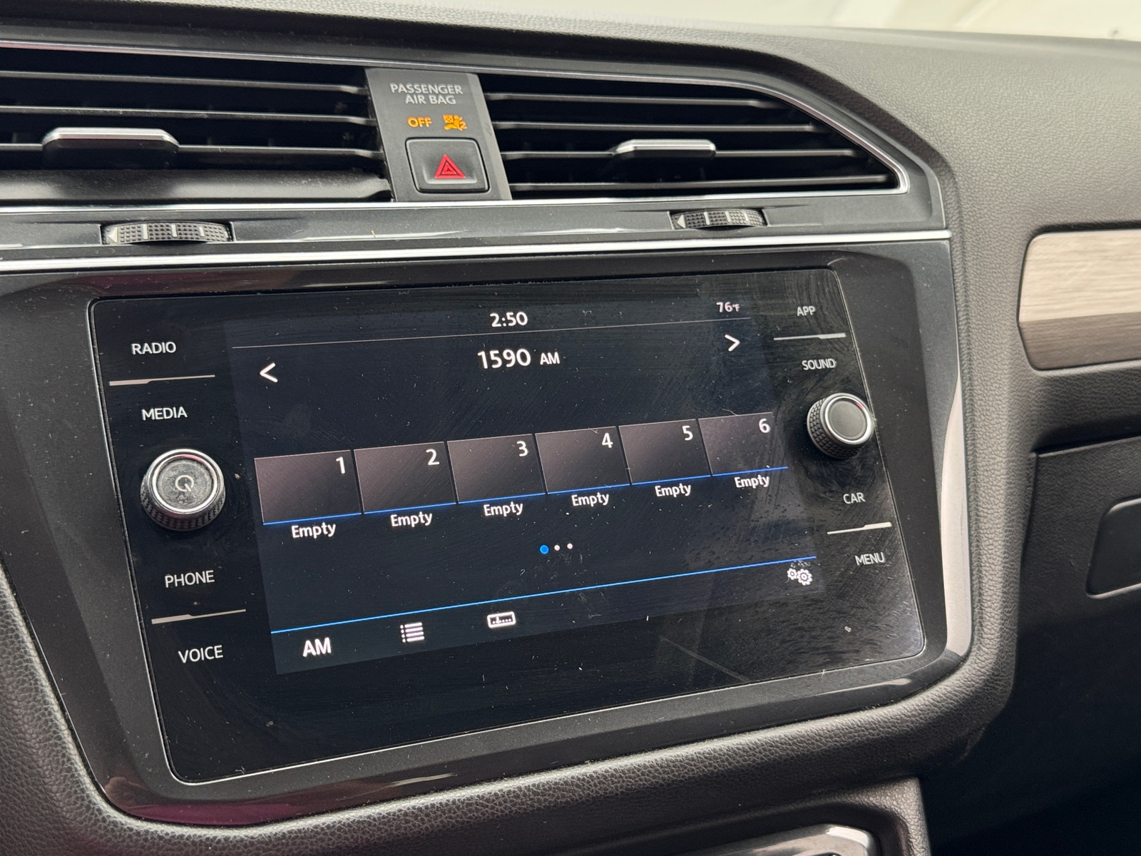 Thumbnail: 2019 Volkswagen Tiguan - 3