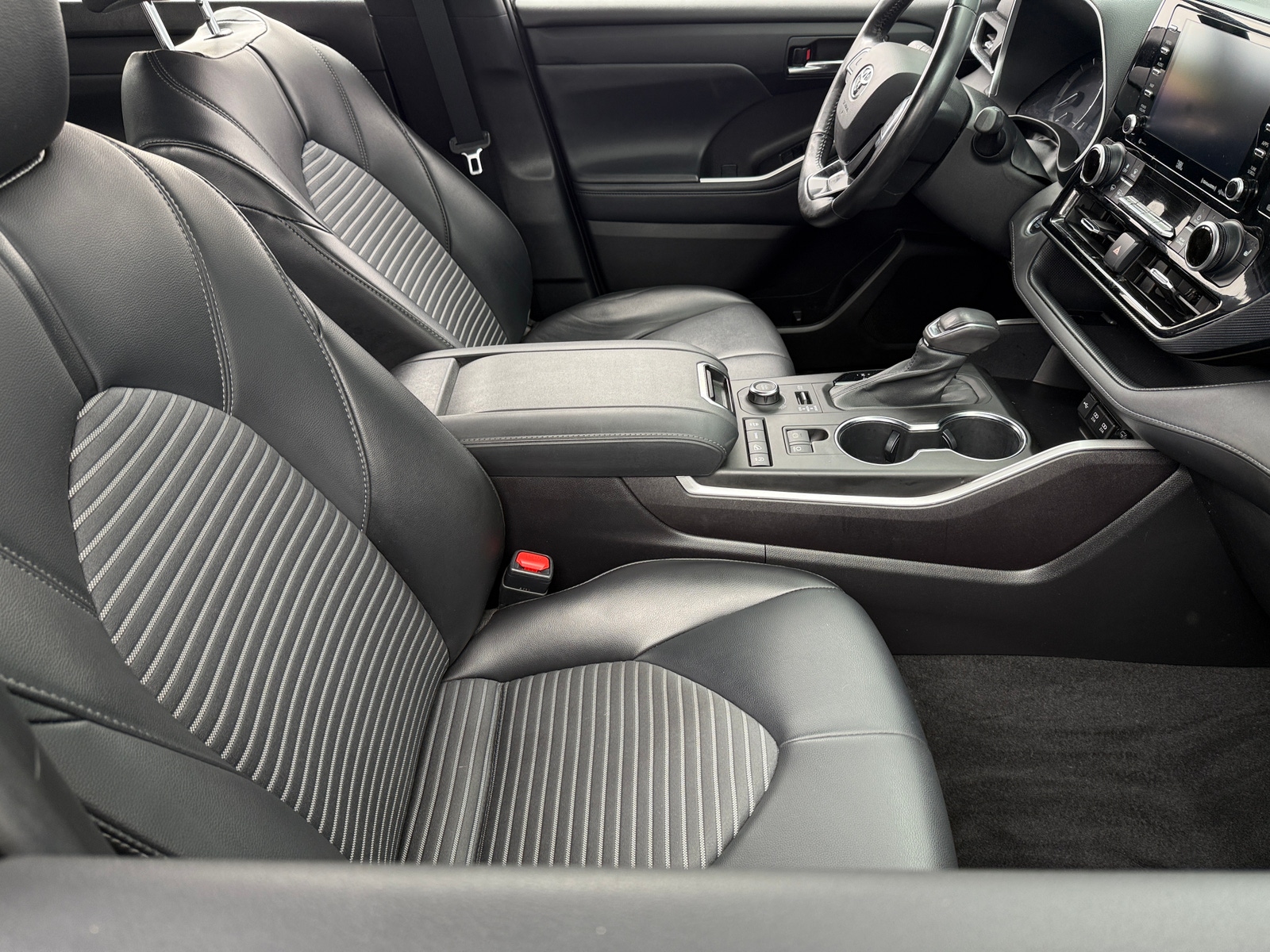 Thumbnail: 2021 Toyota Highlander - 2