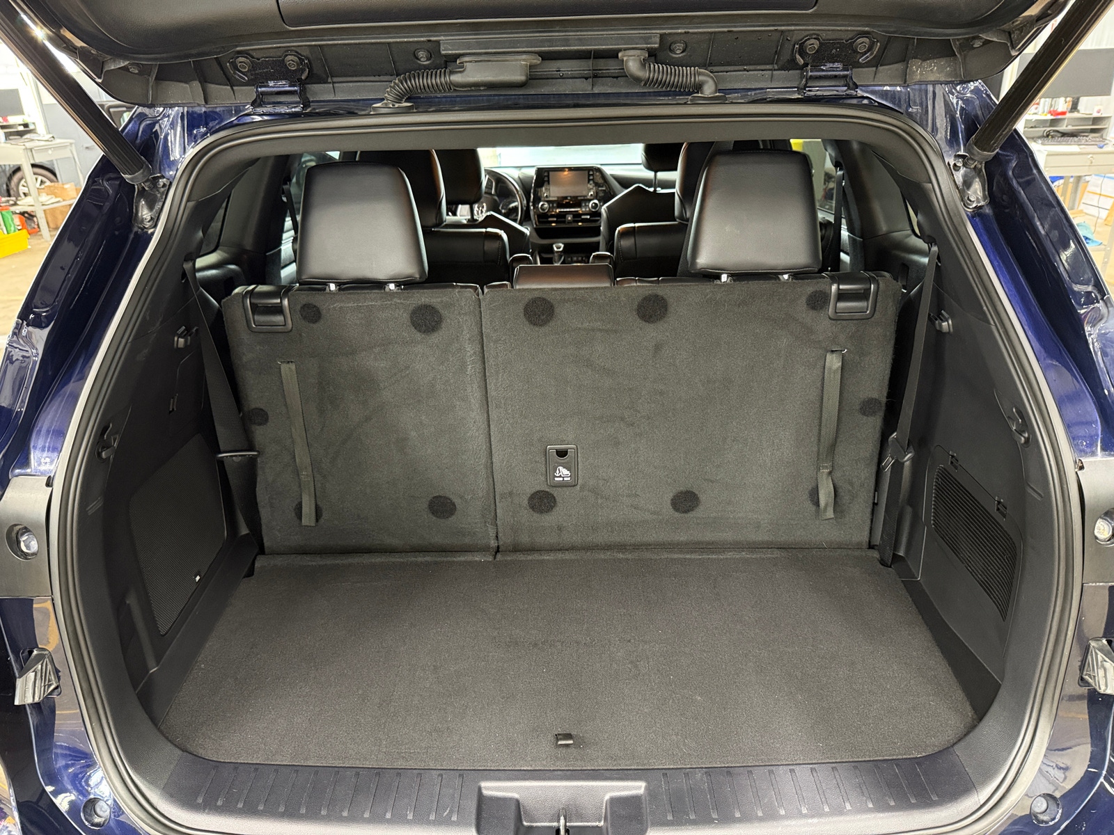 Thumbnail: 2021 Toyota Highlander - 7