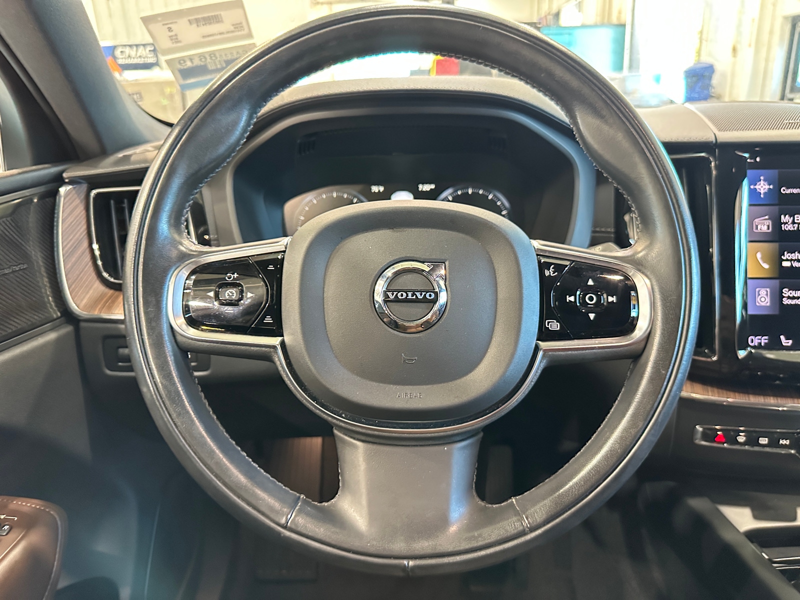 Thumbnail: 2021 Volvo XC60 - 4