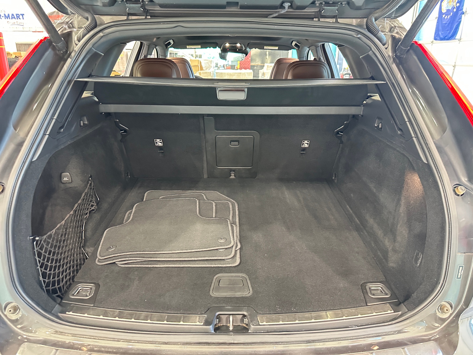Thumbnail: 2021 Volvo XC60 - 6