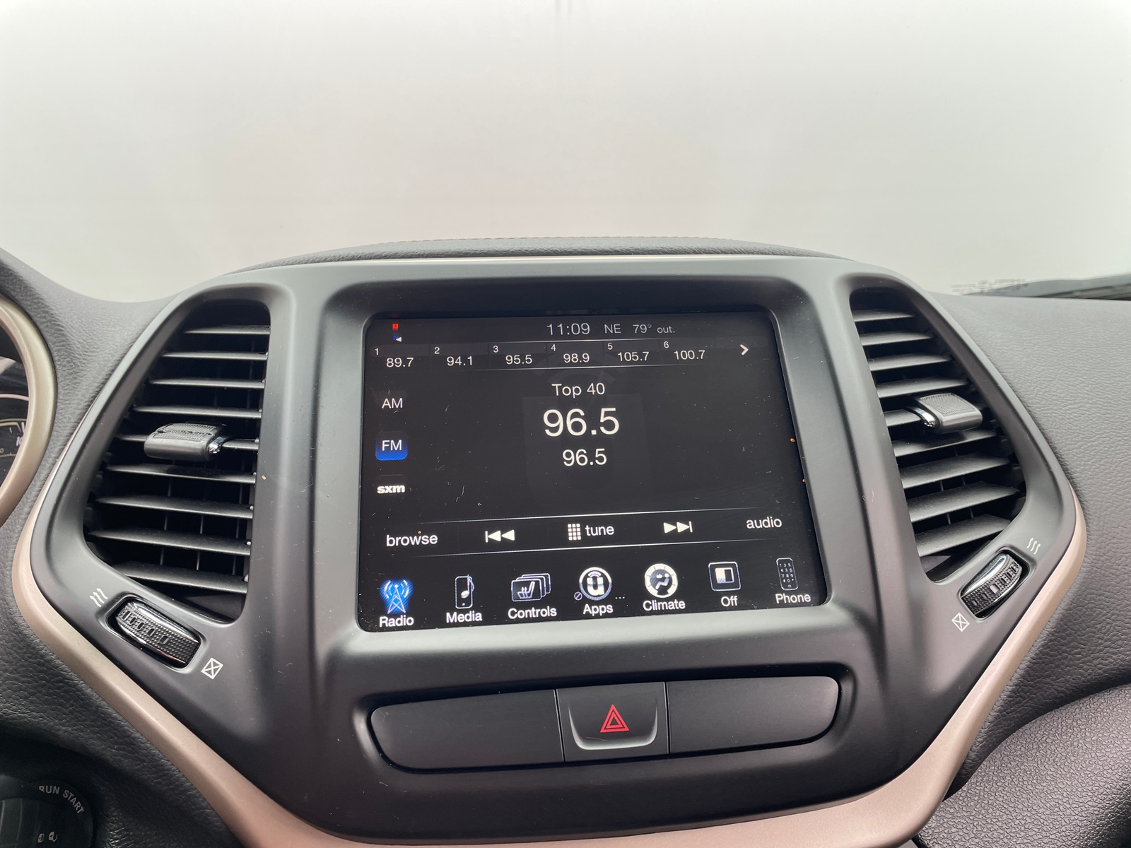 Thumbnail: 2017 Jeep Cherokee - 4