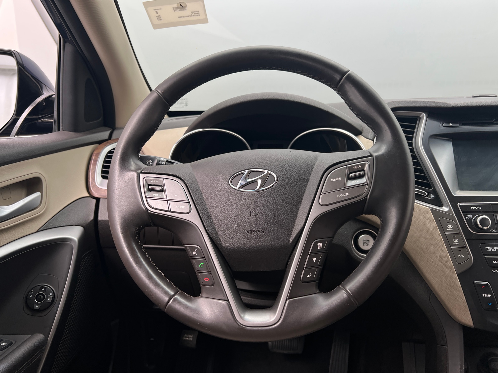 Thumbnail: 2017 Hyundai Santa Fe - 4