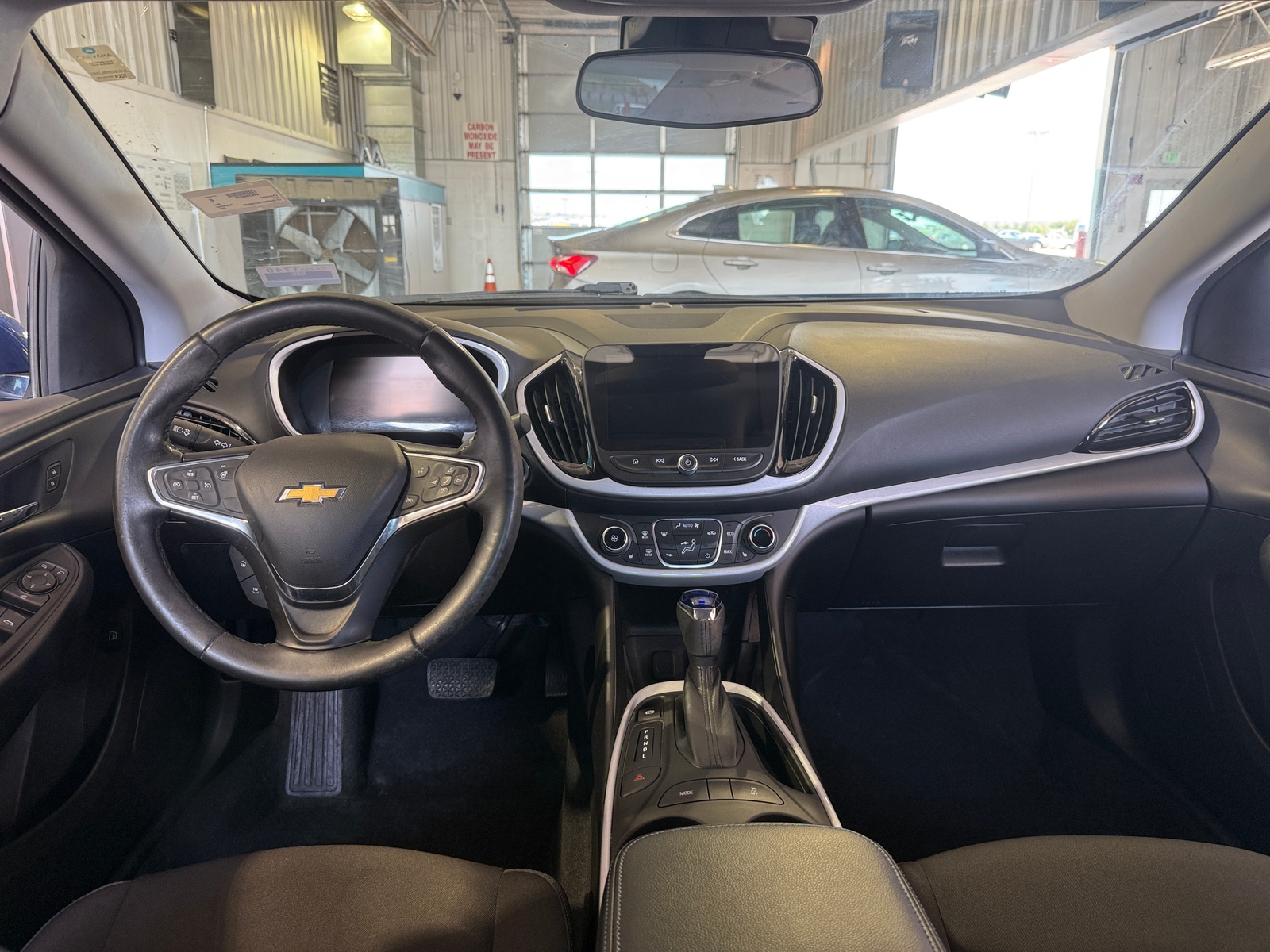 Thumbnail: 2017 Chevrolet Volt - 3