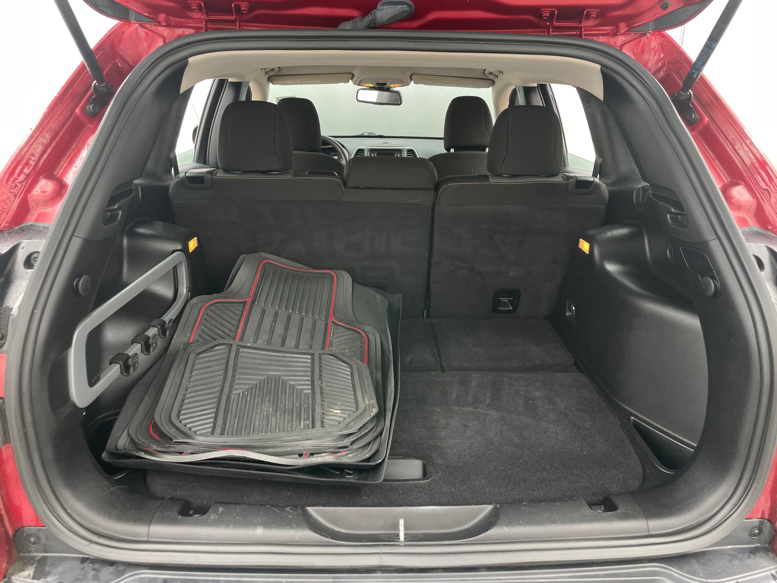Thumbnail: 2016 Jeep Cherokee - 7