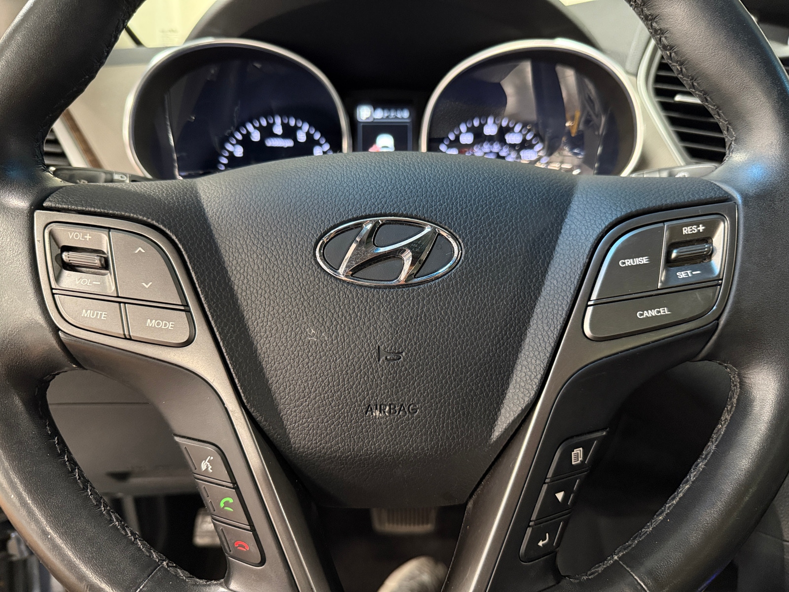 Thumbnail: 2017 Hyundai Santa Fe - 4
