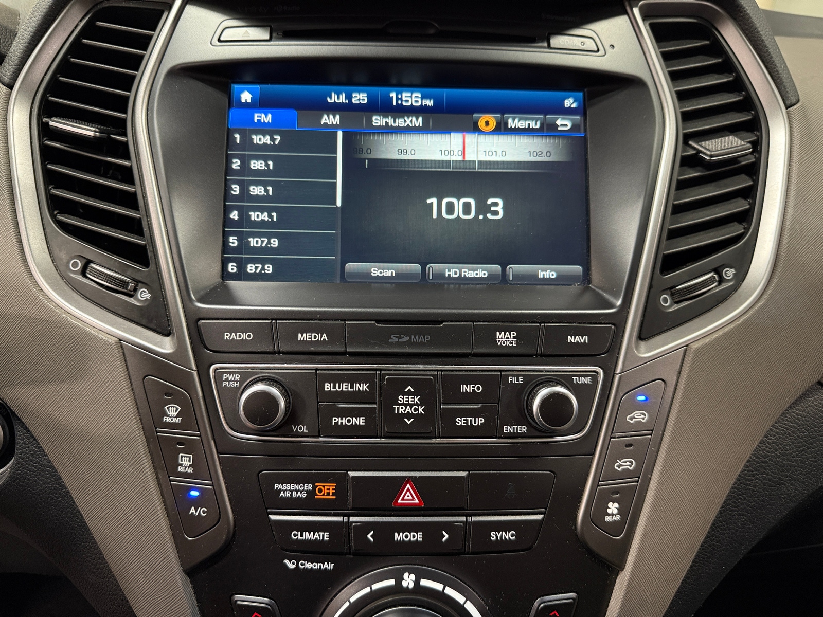 Thumbnail: 2017 Hyundai Santa Fe - 3