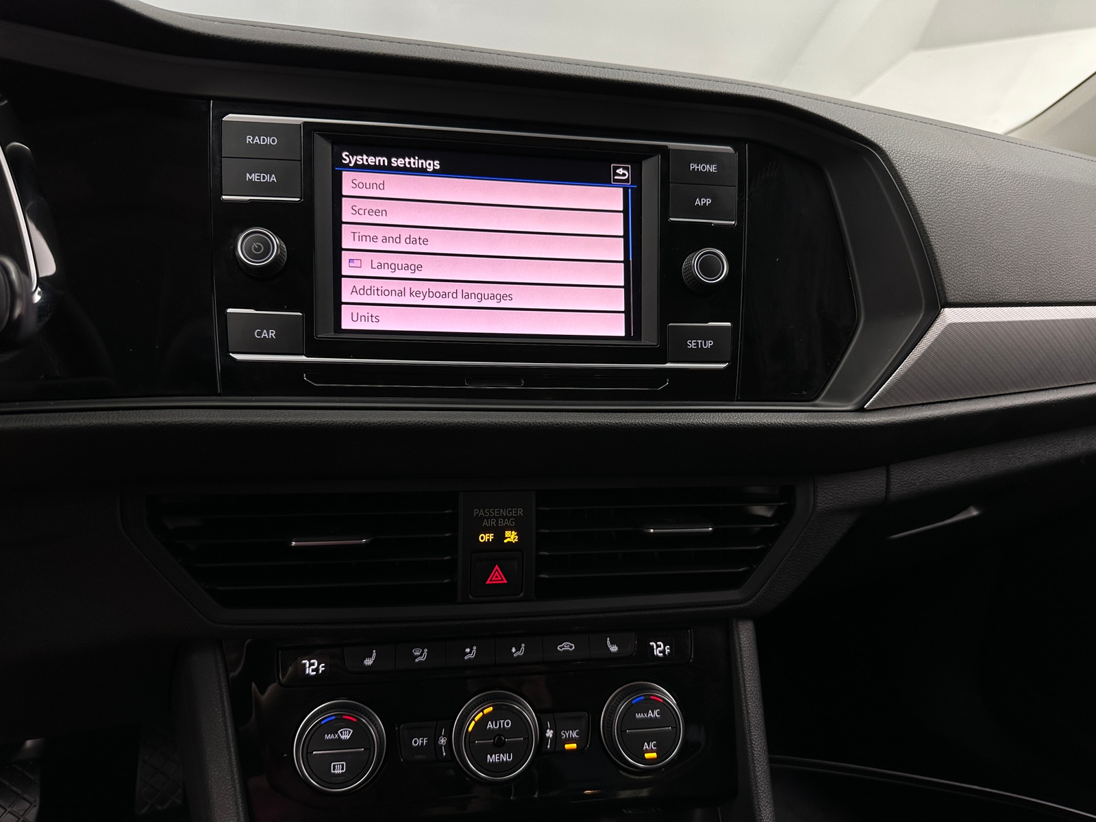 Thumbnail: 2019 Volkswagen Jetta - 4