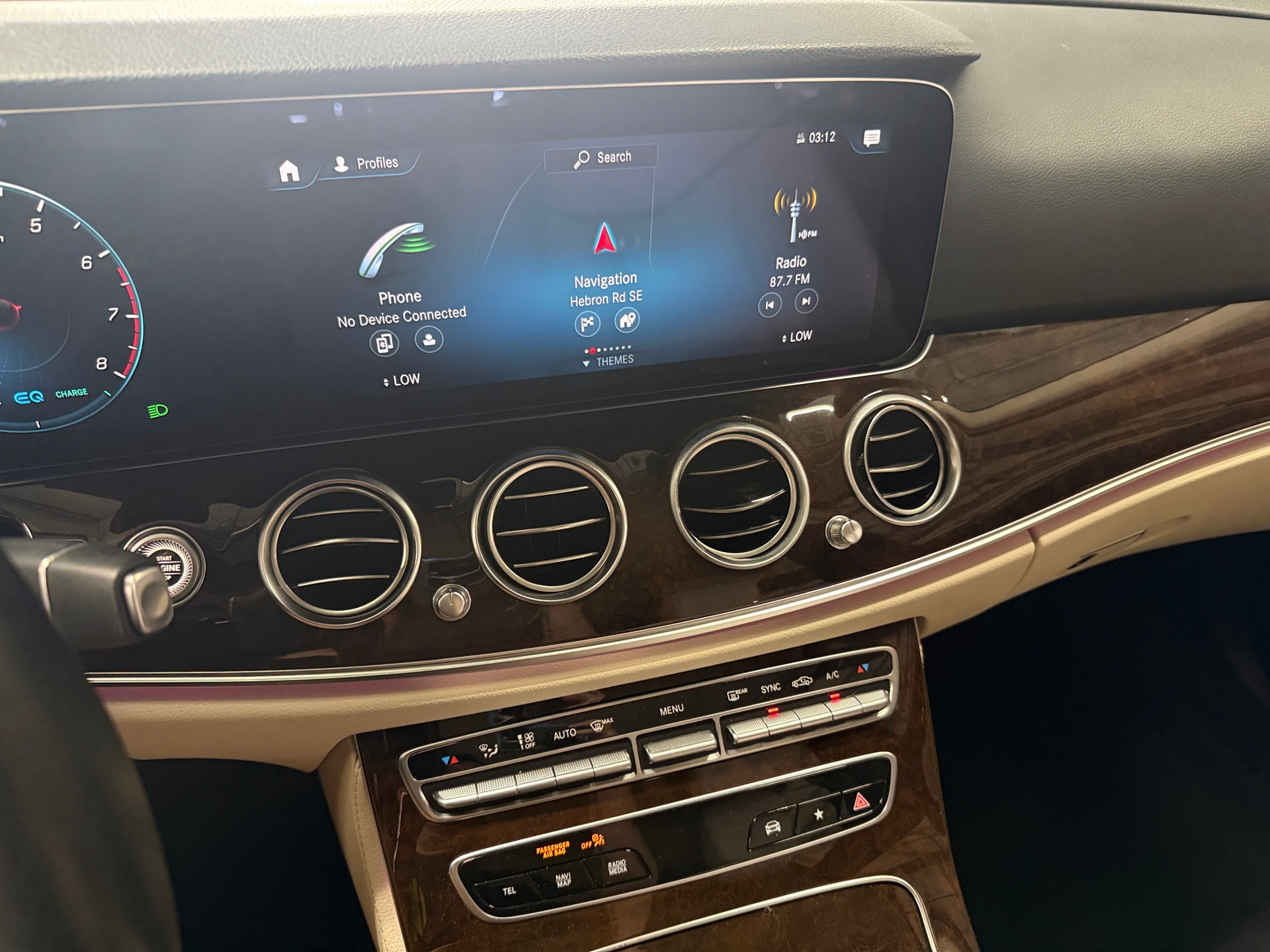 Thumbnail: 2021 Mercedes-Benz E-Class - 3