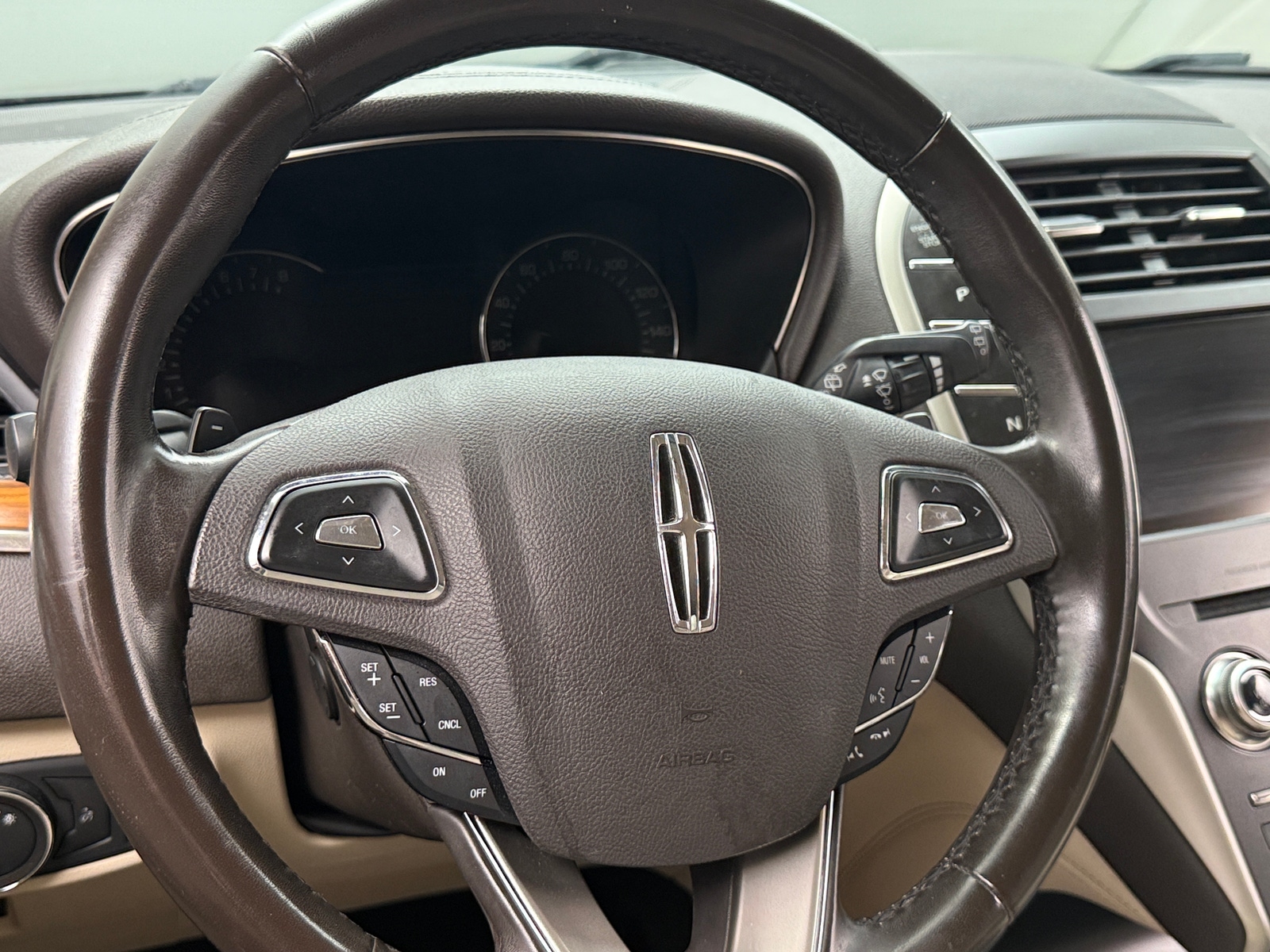 Thumbnail: 2019 Lincoln MKC - 4