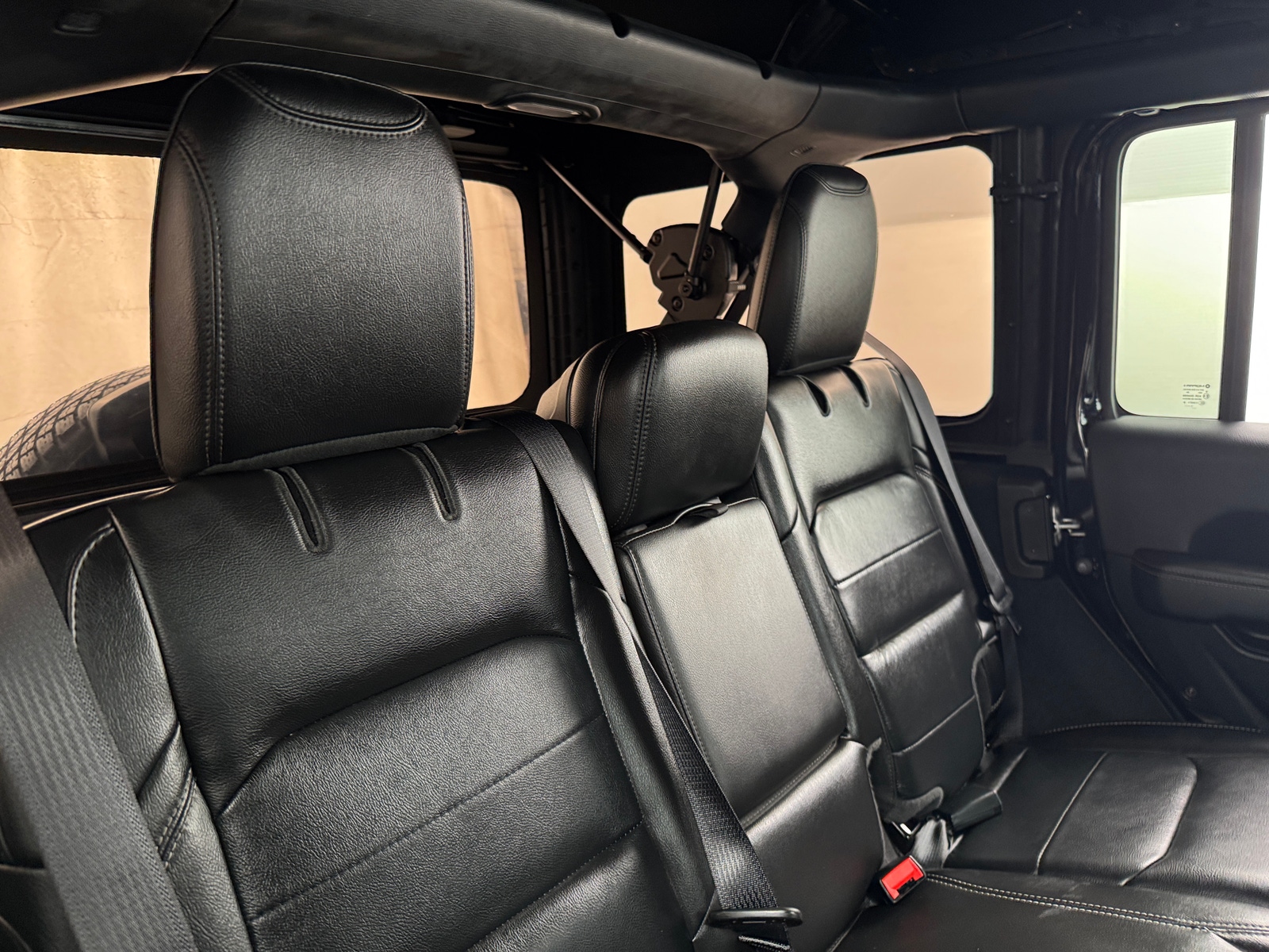 Thumbnail: 2022 Jeep Wrangler - 5