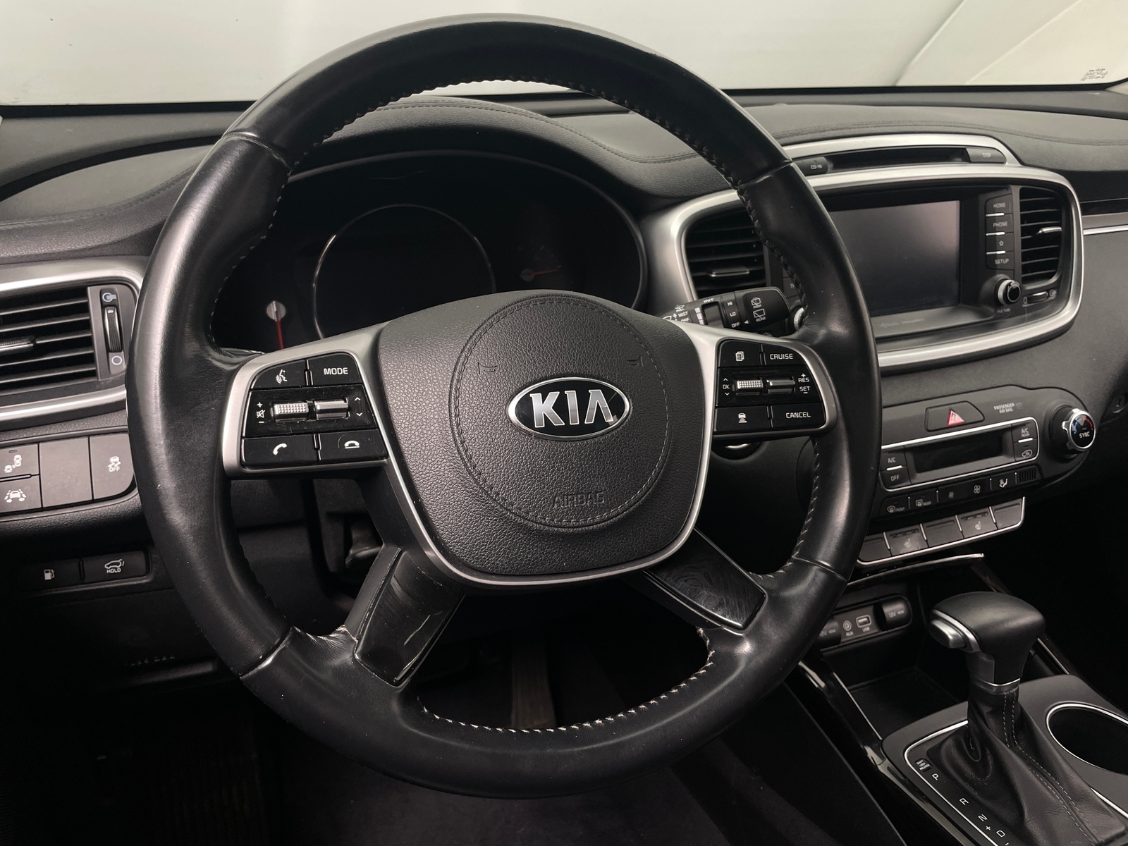 Thumbnail: 2019 Kia Sorento - 4
