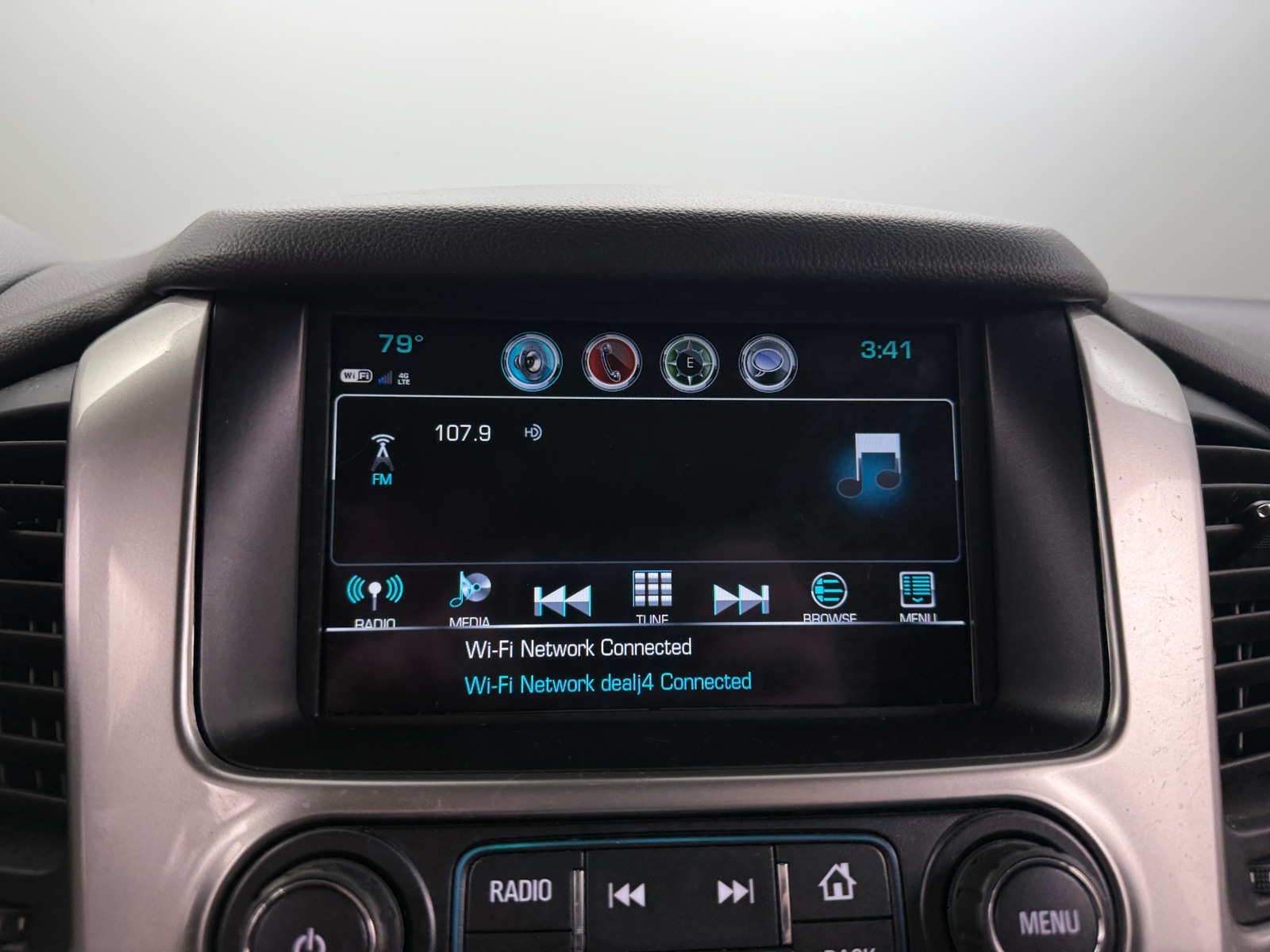 Thumbnail: 2020 Chevrolet Tahoe - 4