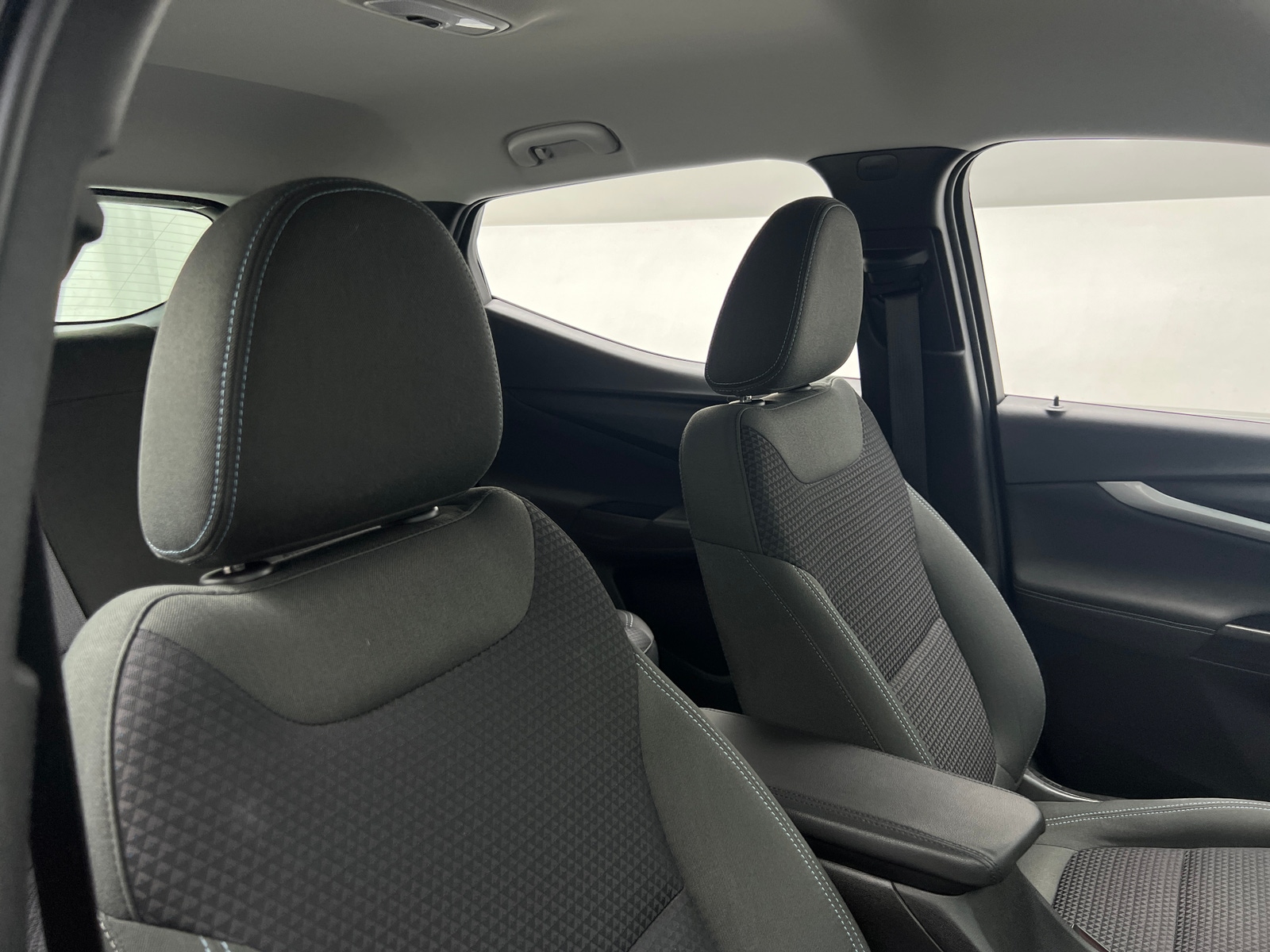 Thumbnail: 2022 Chevrolet Bolt EUV - 2