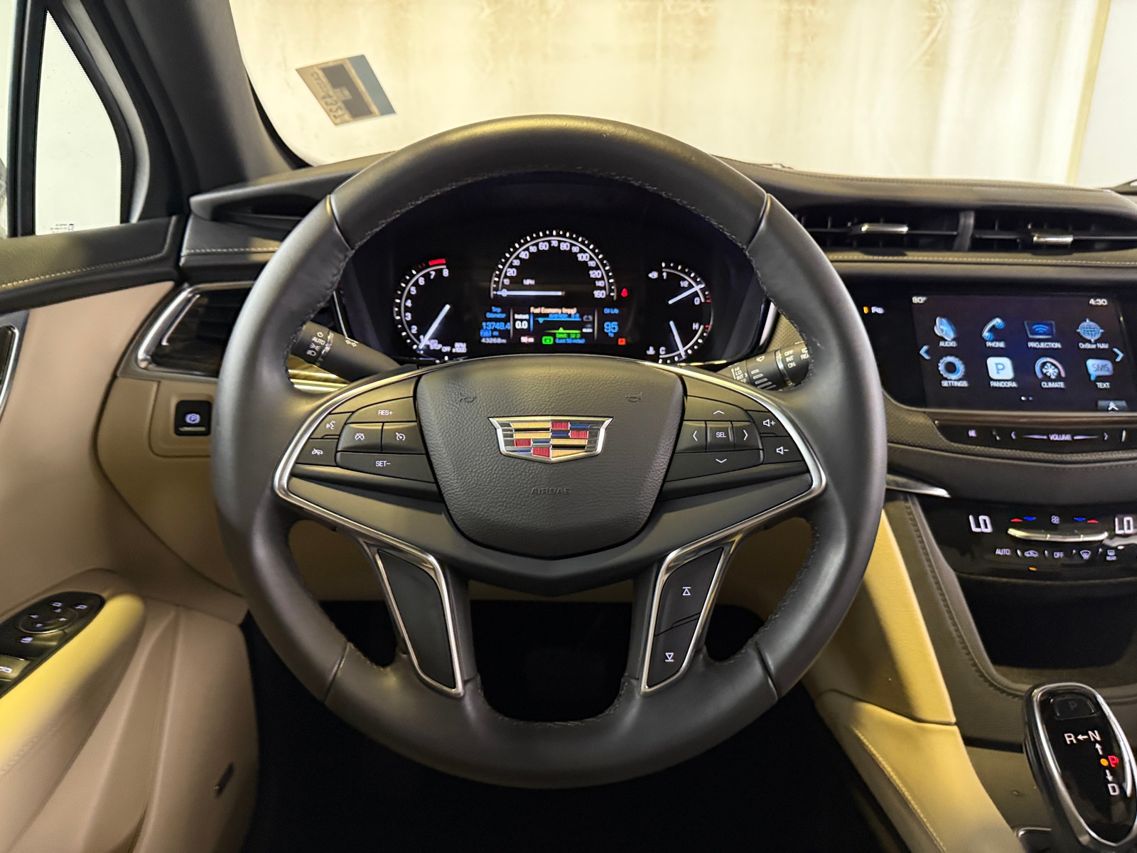 Thumbnail: 2017 Cadillac XT5 - 4