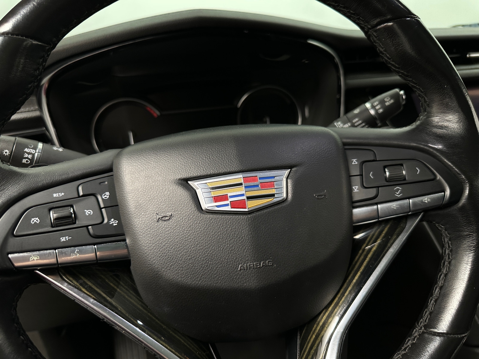 Thumbnail: 2020 Cadillac XT6 - 4