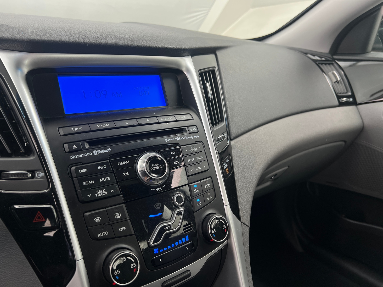 Thumbnail: 2011 Hyundai Sonata - 3