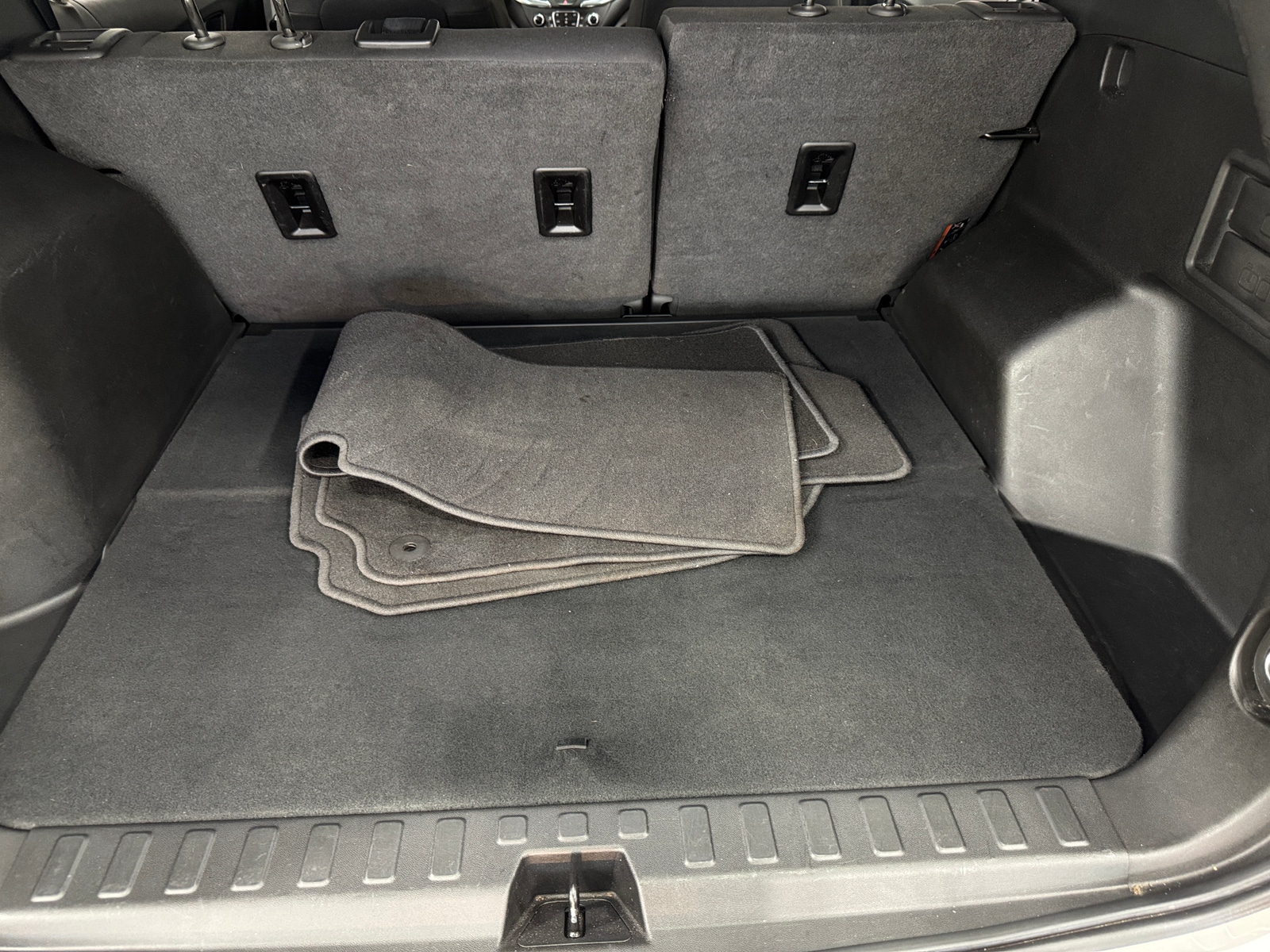 Thumbnail: 2019 Chevrolet Equinox - 7