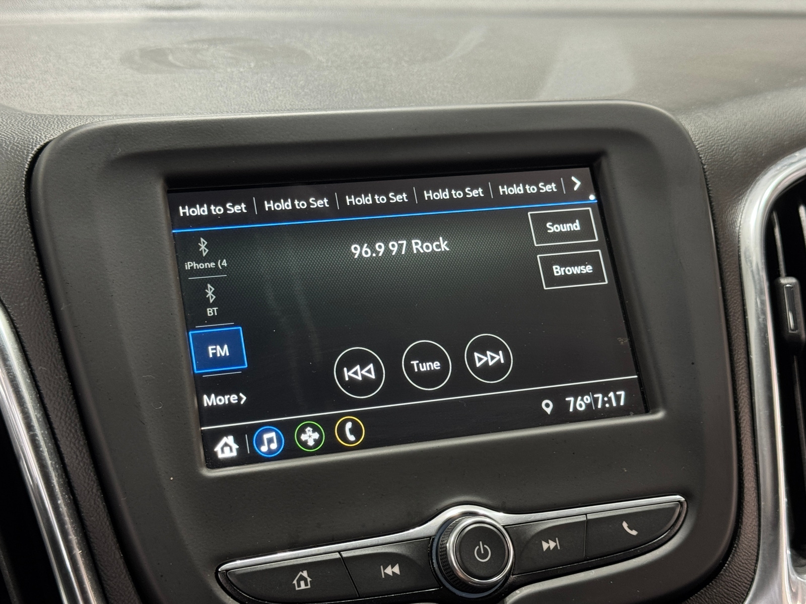 Thumbnail: 2019 Chevrolet Equinox - 4