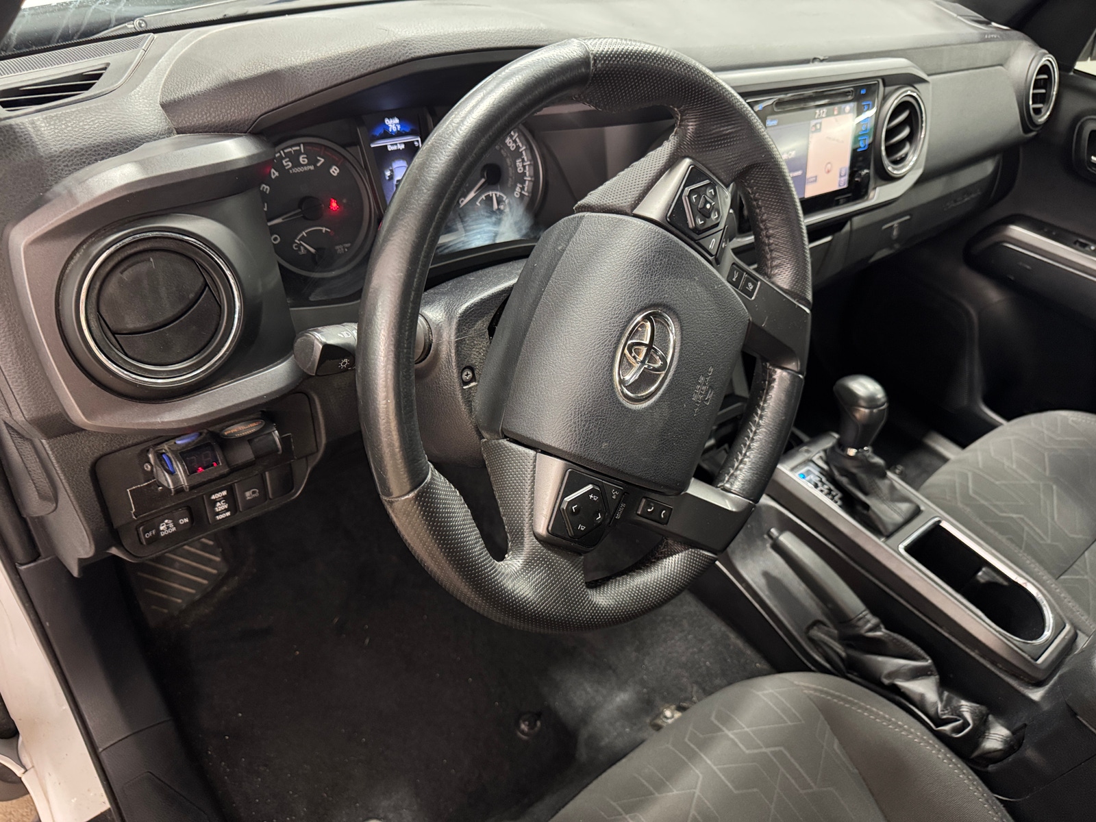 Thumbnail: 2018 Toyota Tacoma - 3