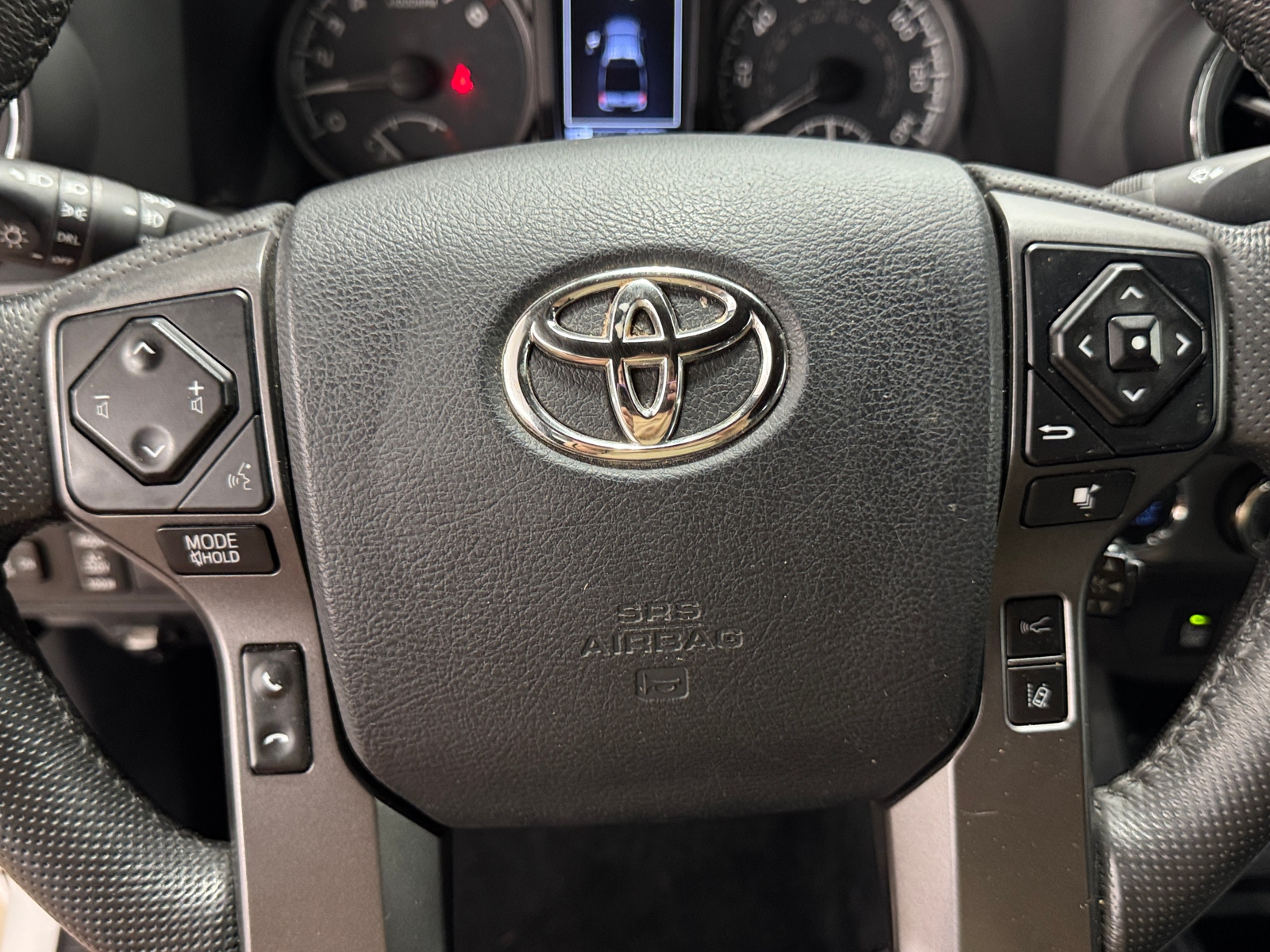 Thumbnail: 2018 Toyota Tacoma - 5