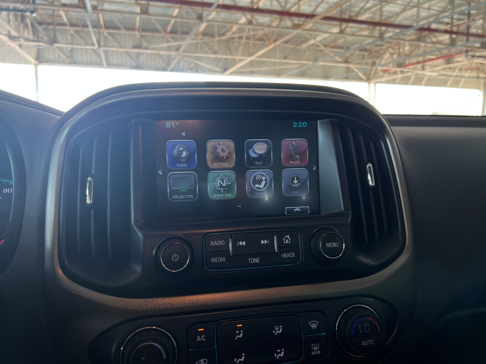 Thumbnail: 2017 Chevrolet Colorado - 3