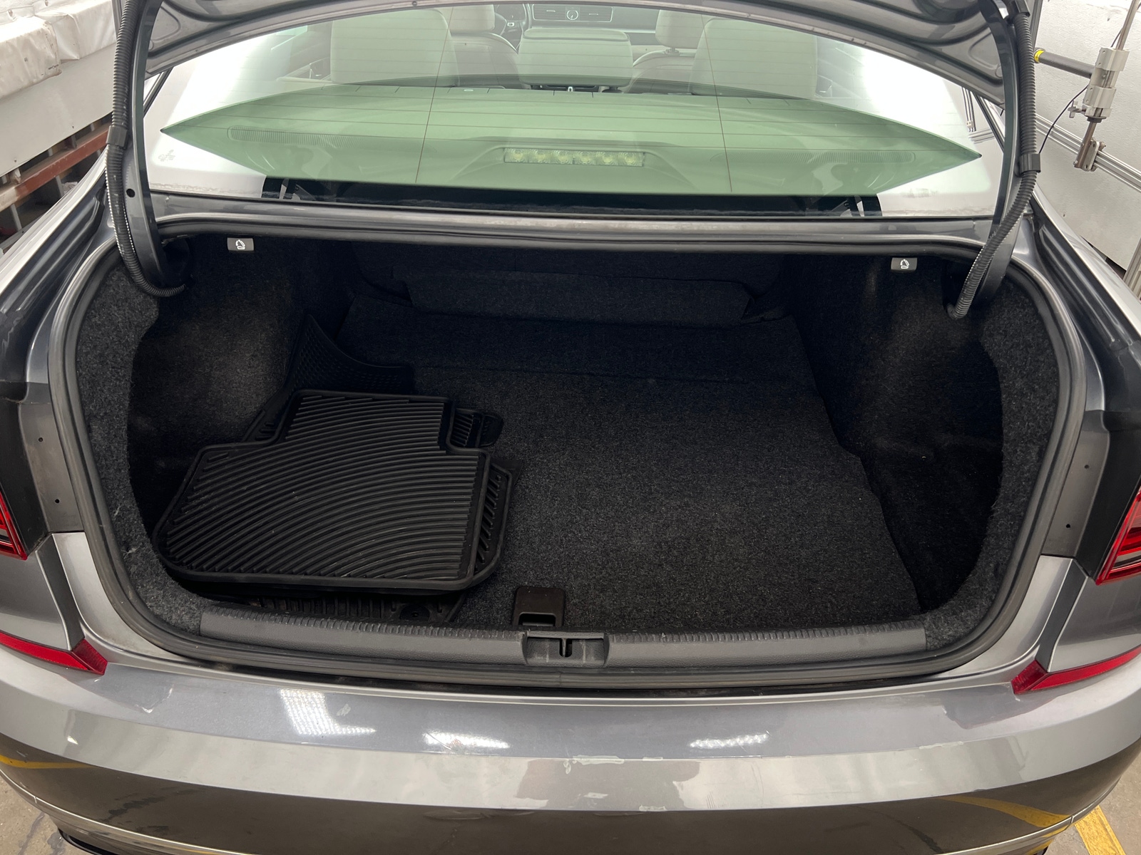 Thumbnail: 2017 Volkswagen Passat - 6