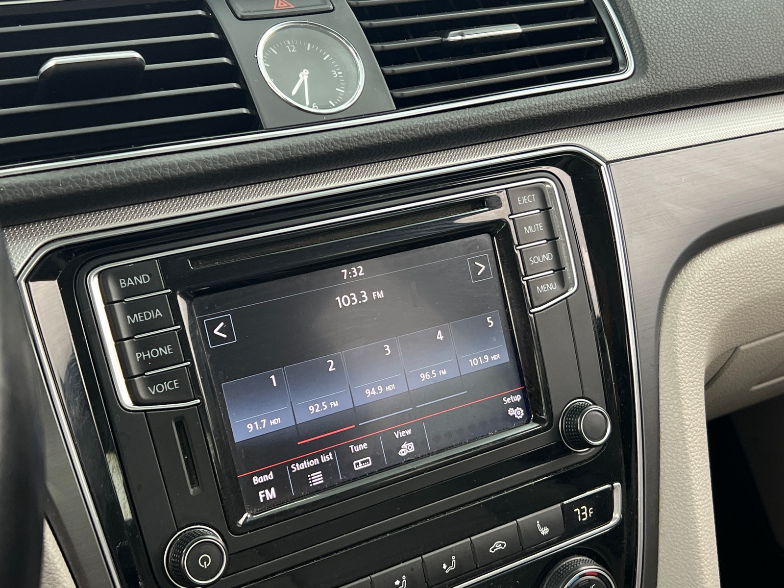 Thumbnail: 2017 Volkswagen Passat - 3