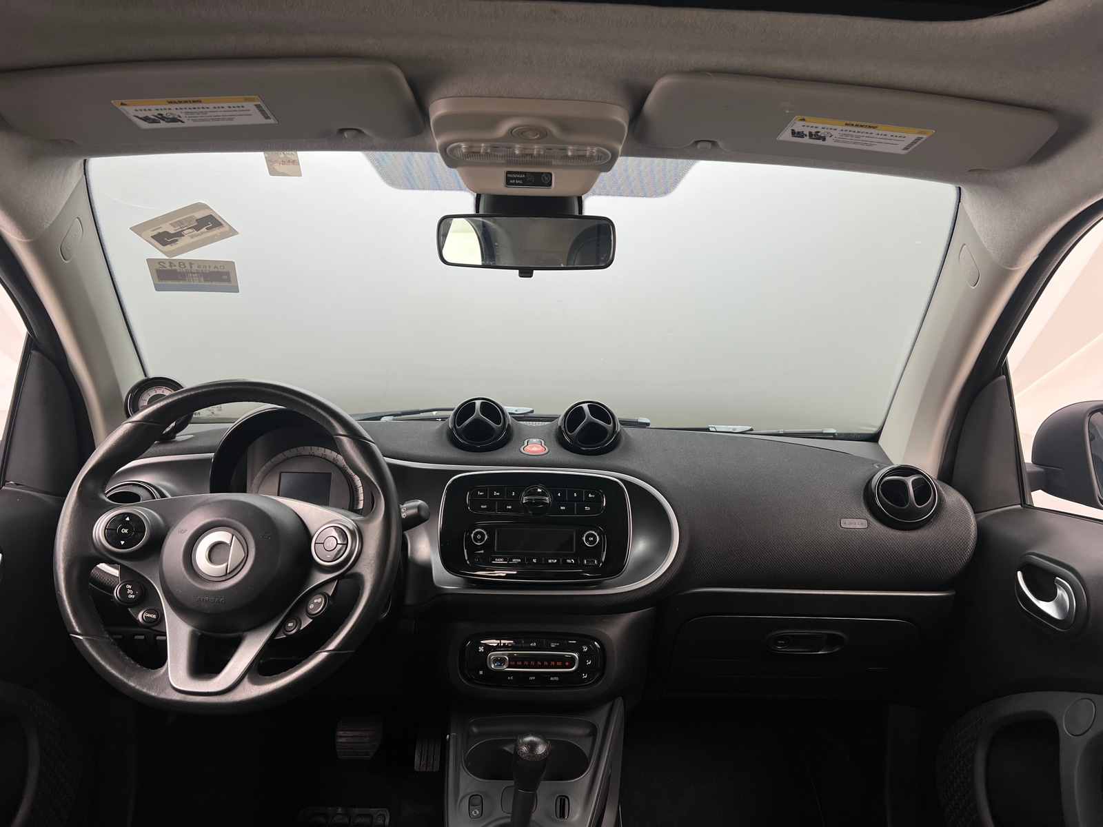 Thumbnail: 2016 smart fortwo - 2