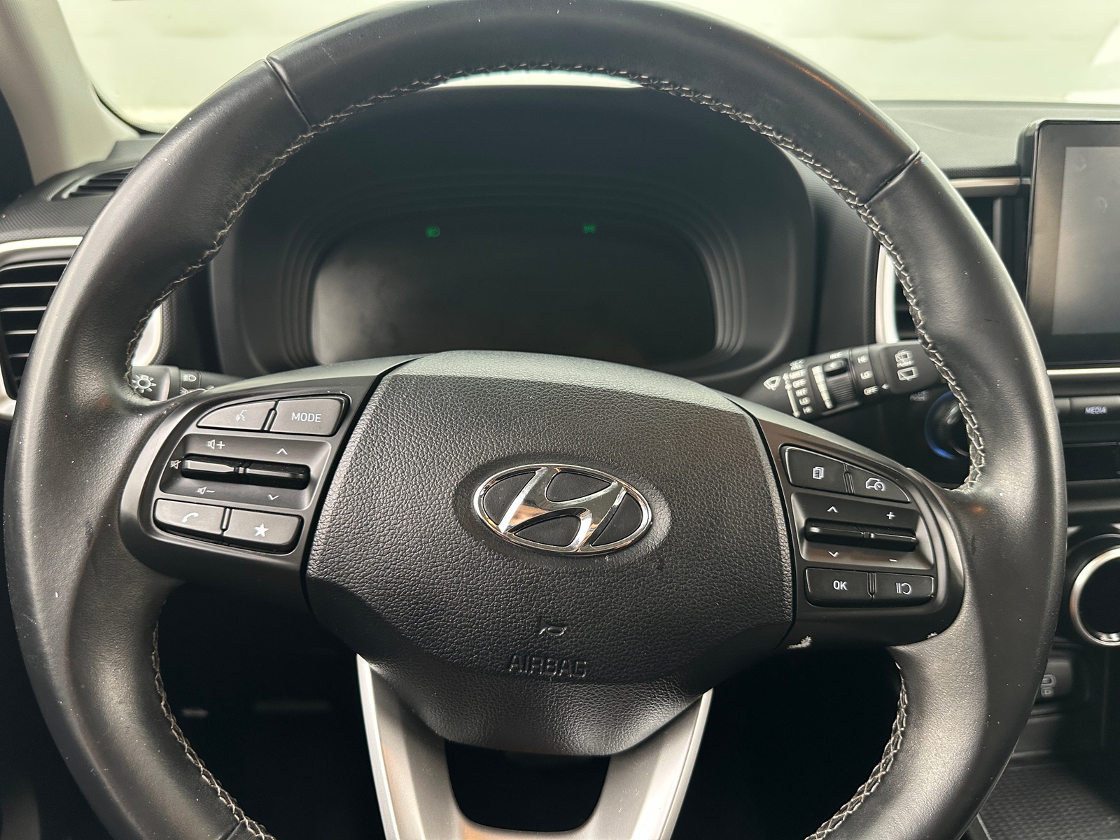 Thumbnail: 2023 Hyundai Venue - 5