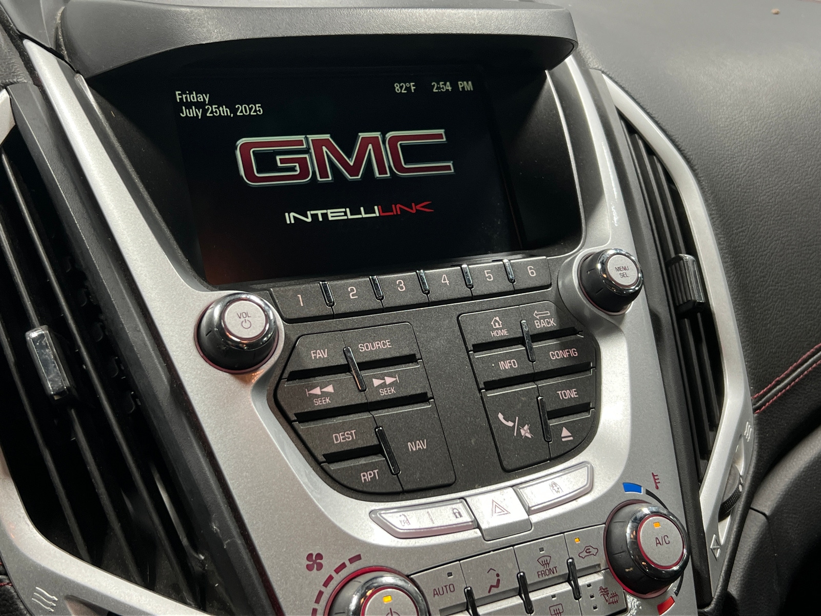 Thumbnail: 2015 GMC Terrain - 3