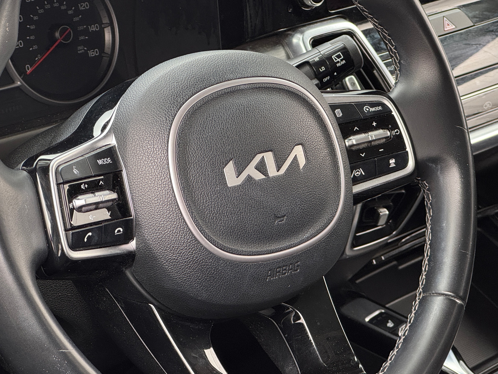 Thumbnail: 2022 Kia Sorento - 4