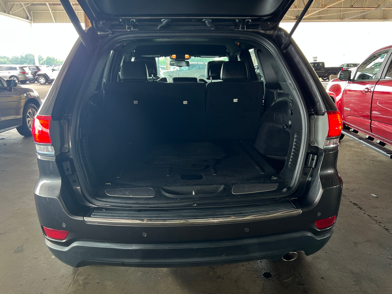 Thumbnail: 2015 Jeep Grand Cherokee - 6