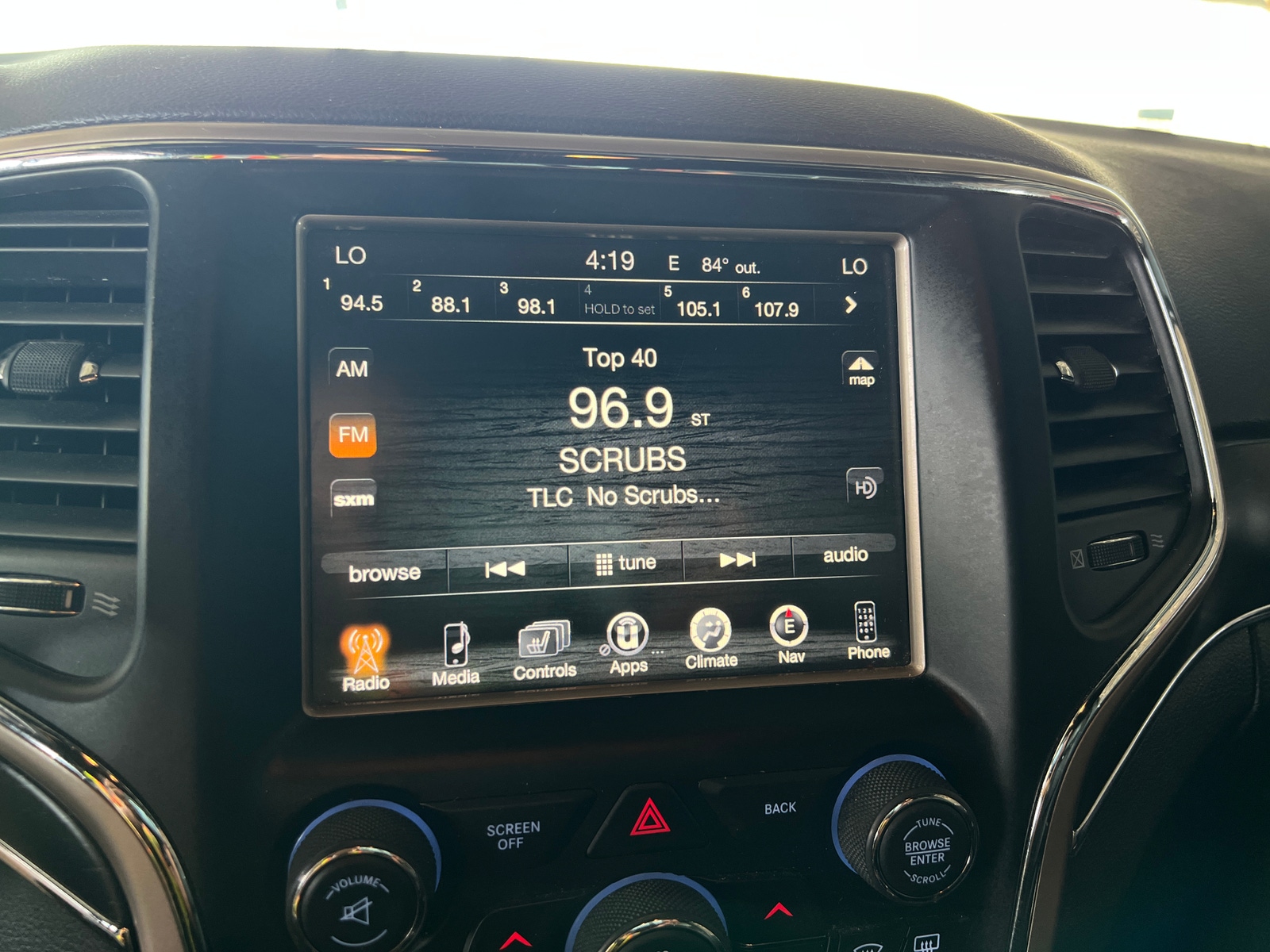Thumbnail: 2015 Jeep Grand Cherokee - 3