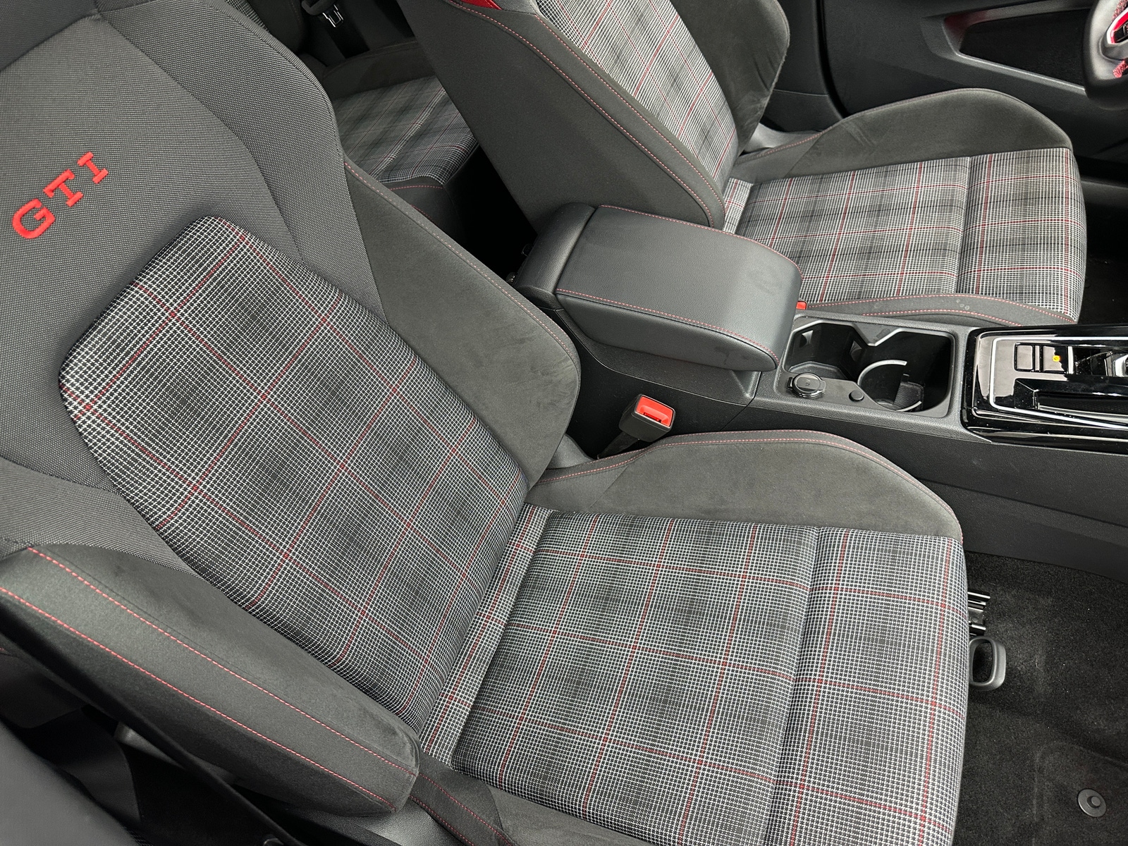 Thumbnail: 2023 Volkswagen Golf - 2