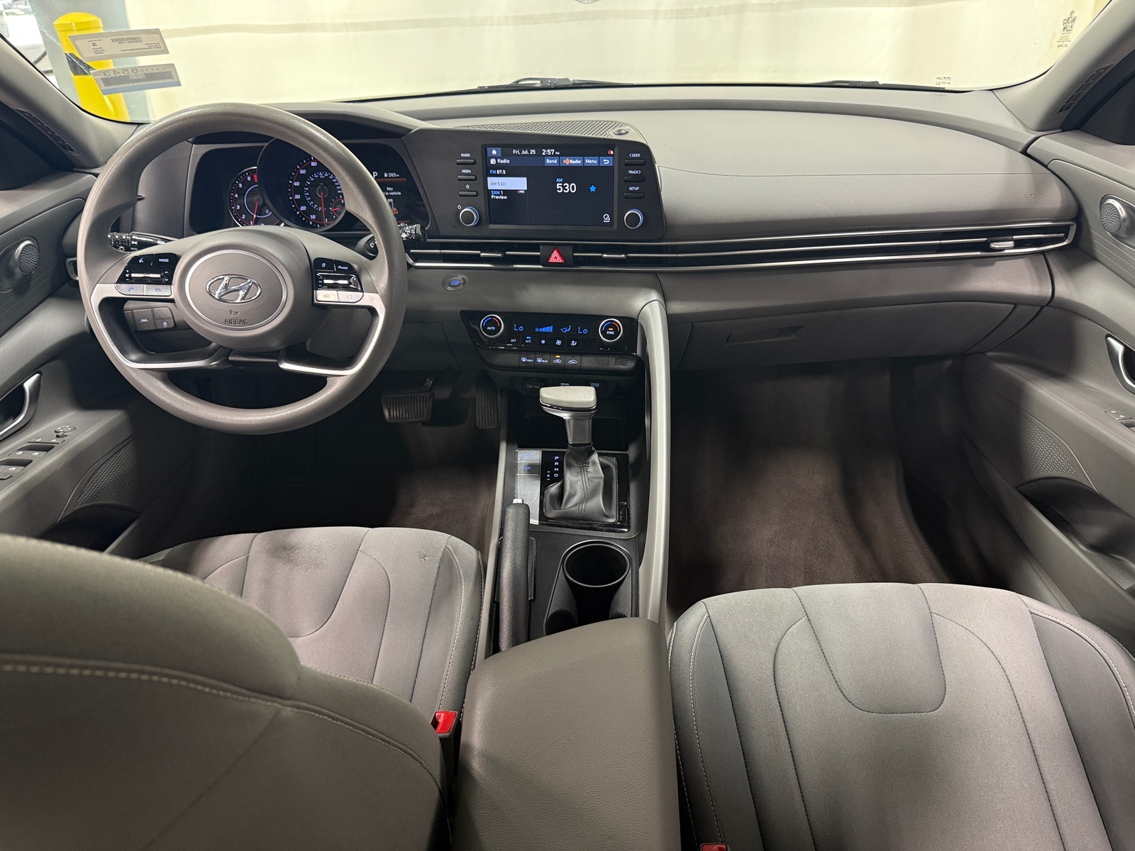 Thumbnail: 2022 Hyundai Elantra - 3