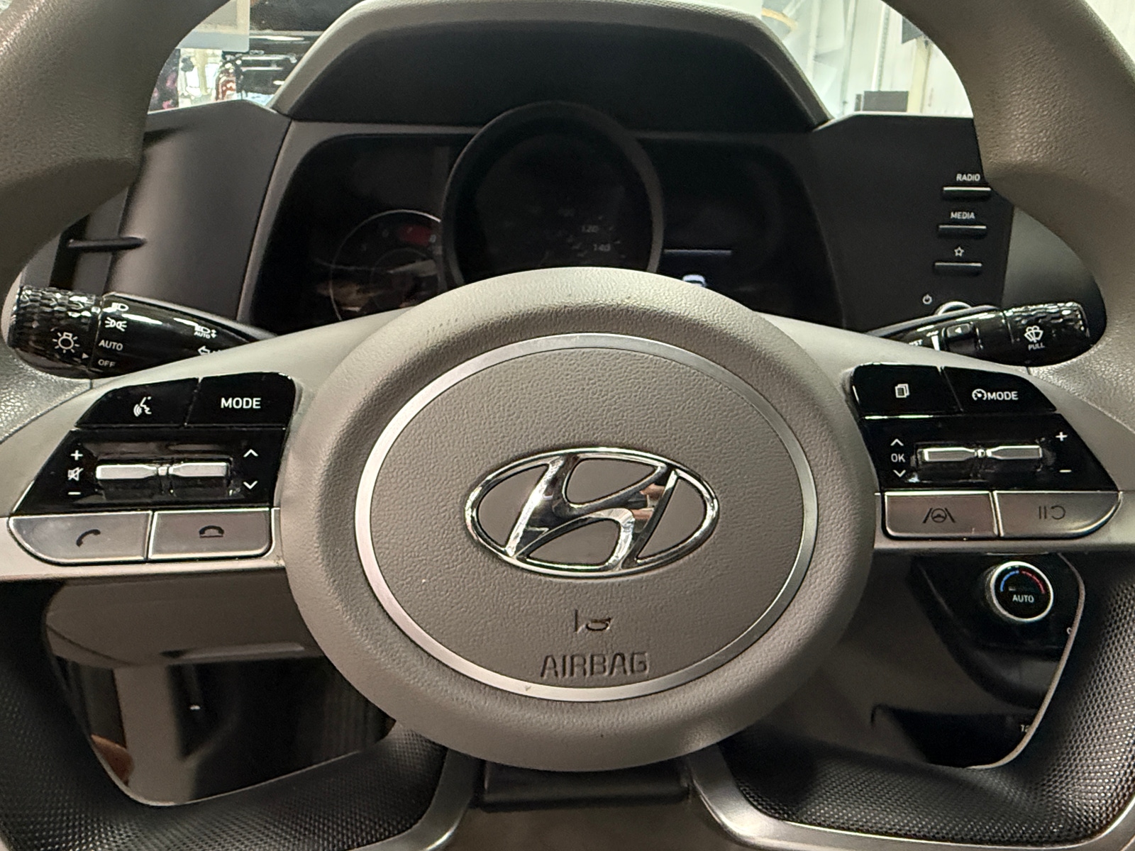Thumbnail: 2022 Hyundai Elantra - 5