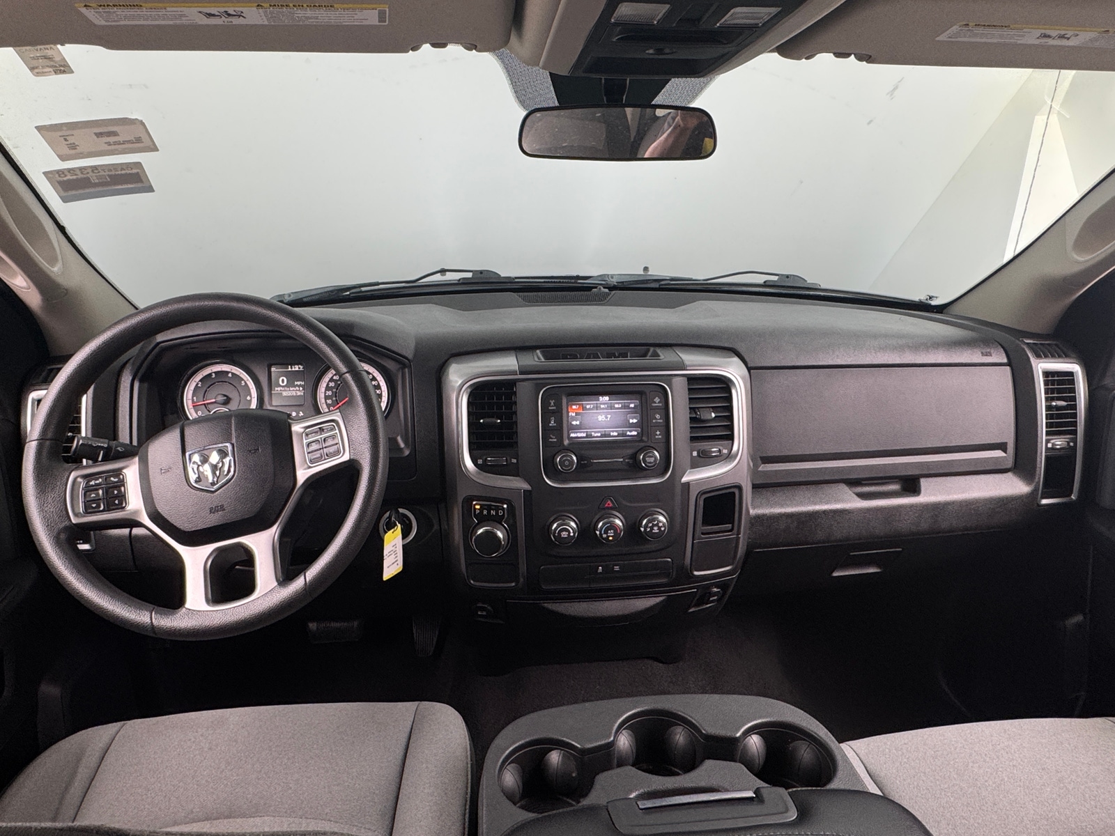 Thumbnail: 2021 RAM 1500 Classic - 3