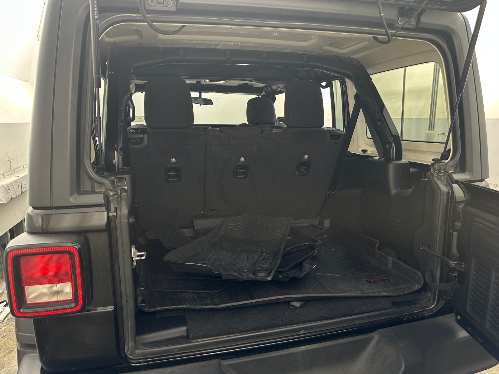 Thumbnail: 2020 Jeep Wrangler - 7