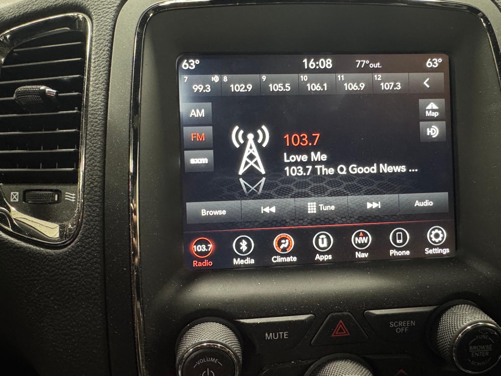 Thumbnail: 2018 Dodge Durango - 3